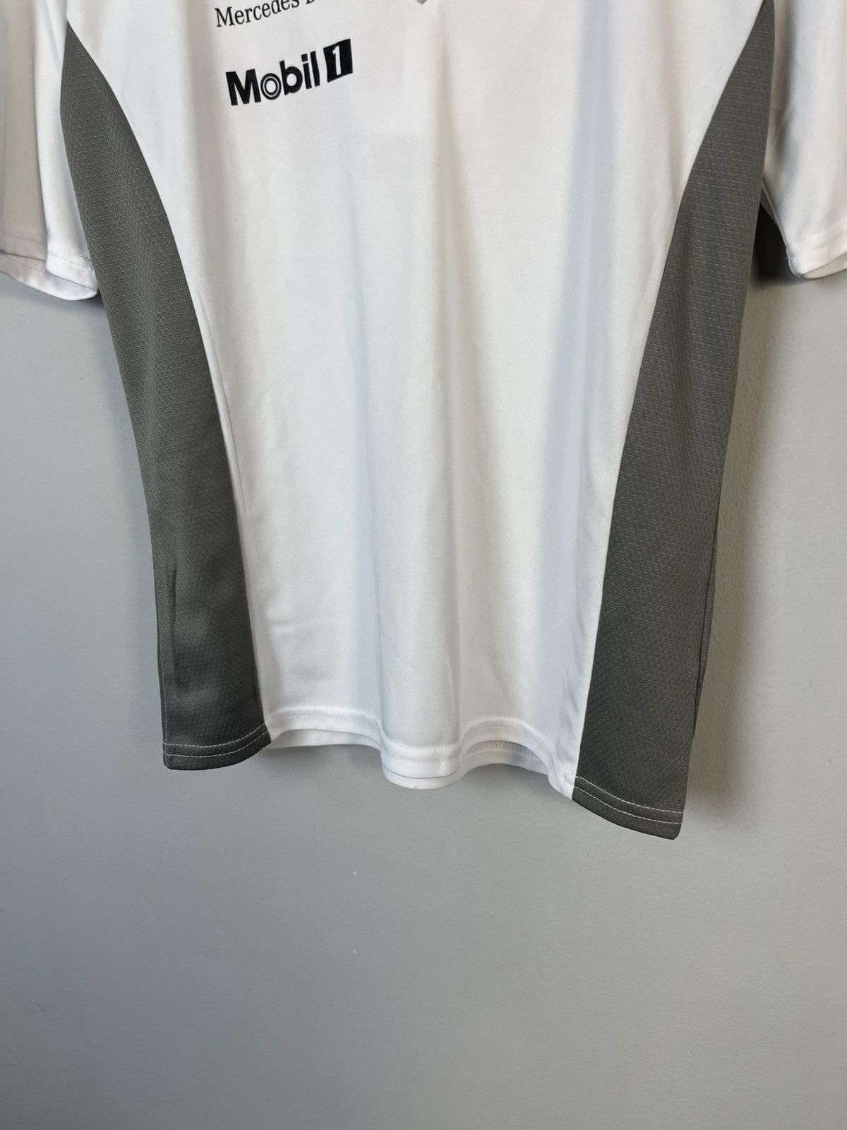Formula 1 × Mercedes-Benz × Vintage Mercedes-Benz Vodafone F1 Vintage Tee Shirt Jersey Size M / US 6-8 / IT 42-44 - 4 Thumbnail