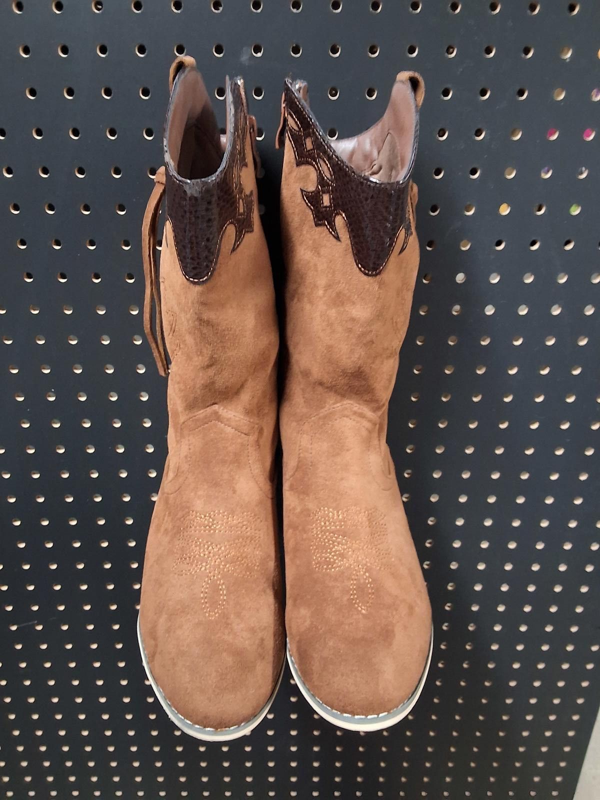 Unknown London Chic Western Cowboy Boots - Snag These Stylish Boots Now! Size ONE SIZE - 3 Thumbnail
