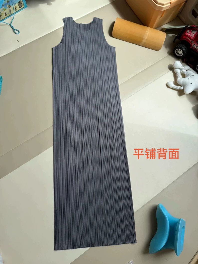 Other Issey Miyake size:2 Dark grey pleated sleeveless dress Size XS / US 0-2 / IT 36-38 - 7 Thumbnail