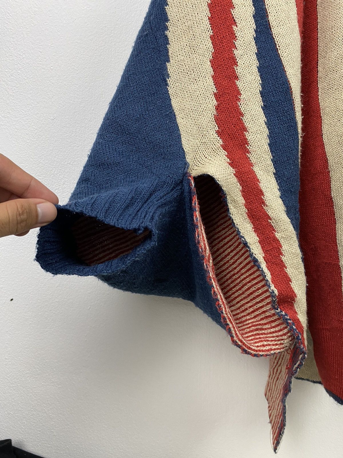 If Six Was Nine UK Flag Knitted Cloaks Size US M / EU 48-50 / 2 - 2 Thumbnail