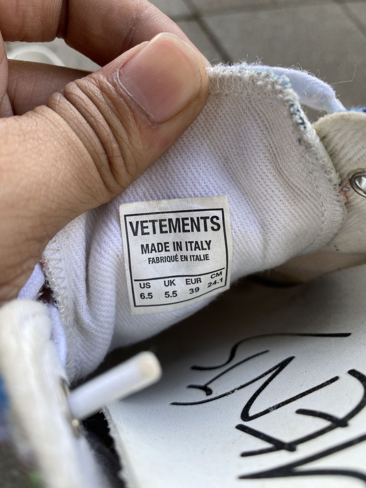Vetements Vetements Graffiti Low Size US 6.5 / EU 39-40 - 7 Thumbnail
