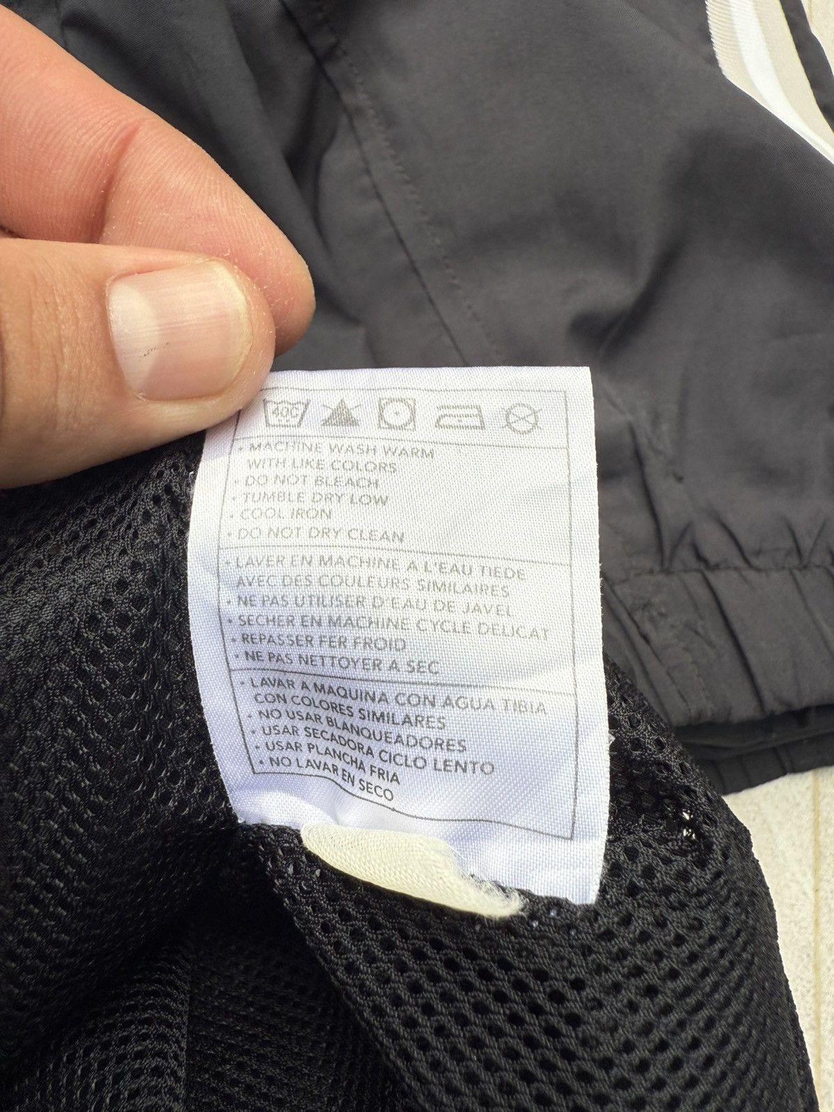 Nike 90’s NIKE RARE SWOOSH Y2K RETRO VINTAGELOGO ZIP NYLON JACKET Size US XL / EU 56 / 4 - 13 Thumbnail