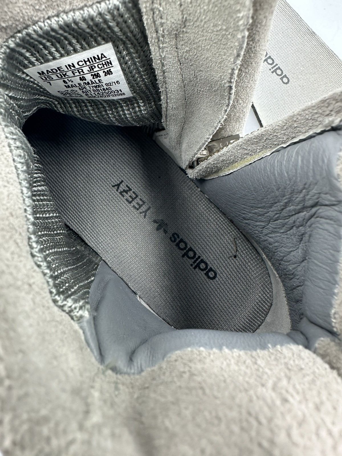 Yeezy Yeezy Boost 750 Glow in the Dark Size US 7 / EU 40 - 8 Thumbnail