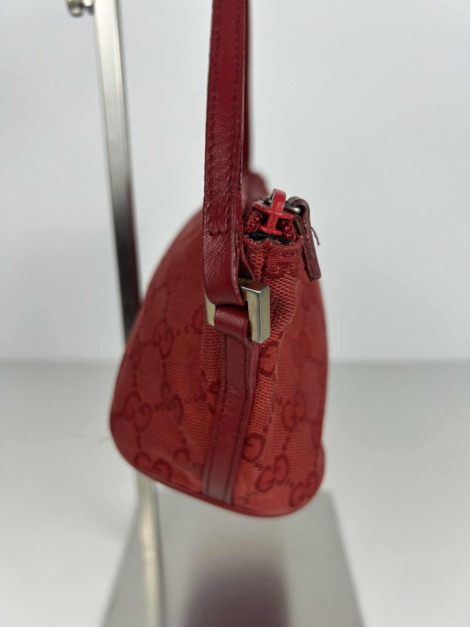 Gucci Vintage y2k gucci monogram canvas boat bag pochette Size ONE SIZE - 16 Thumbnail