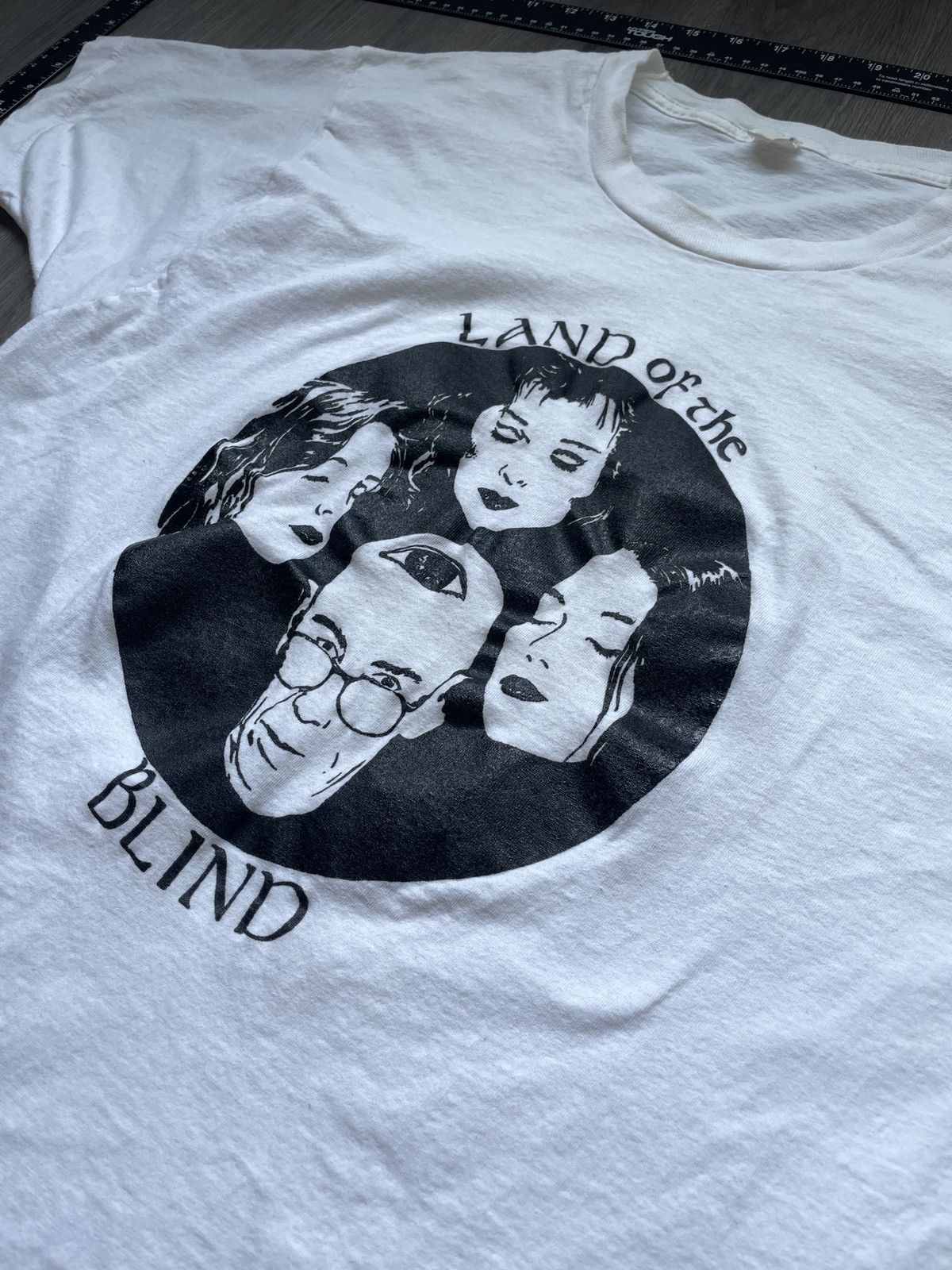 Vintage VTG Fruit of the Loom “Land of the Blind” T-Shirt (Sz. XL) Size US XL / EU 56 / 4 - 2 Thumbnail