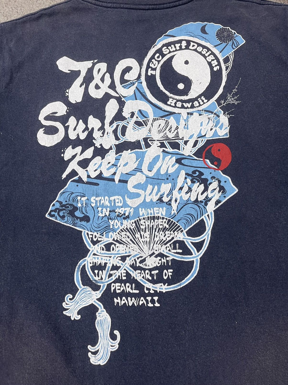 Japanese Brand Vintage T&C Surf Hawaii Tshirt Faded Big Logo Streetwear Size US L / EU 52-54 / 3 - 3 Thumbnail