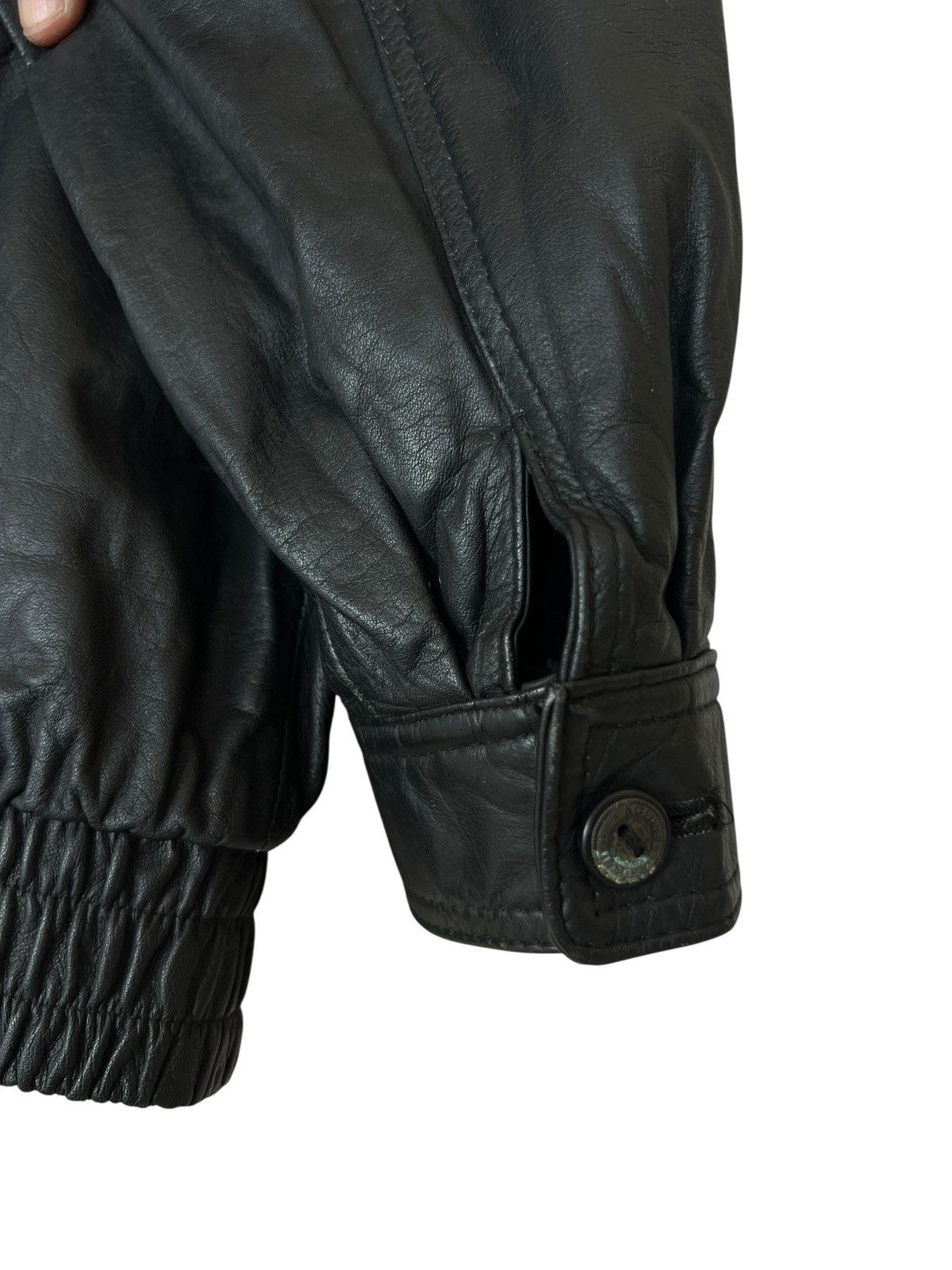 Vintage Vintage 90s Italian Mode A2 Black Flight Leather Jacket Size US M / EU 48-50 / 2 - 9 Thumbnail