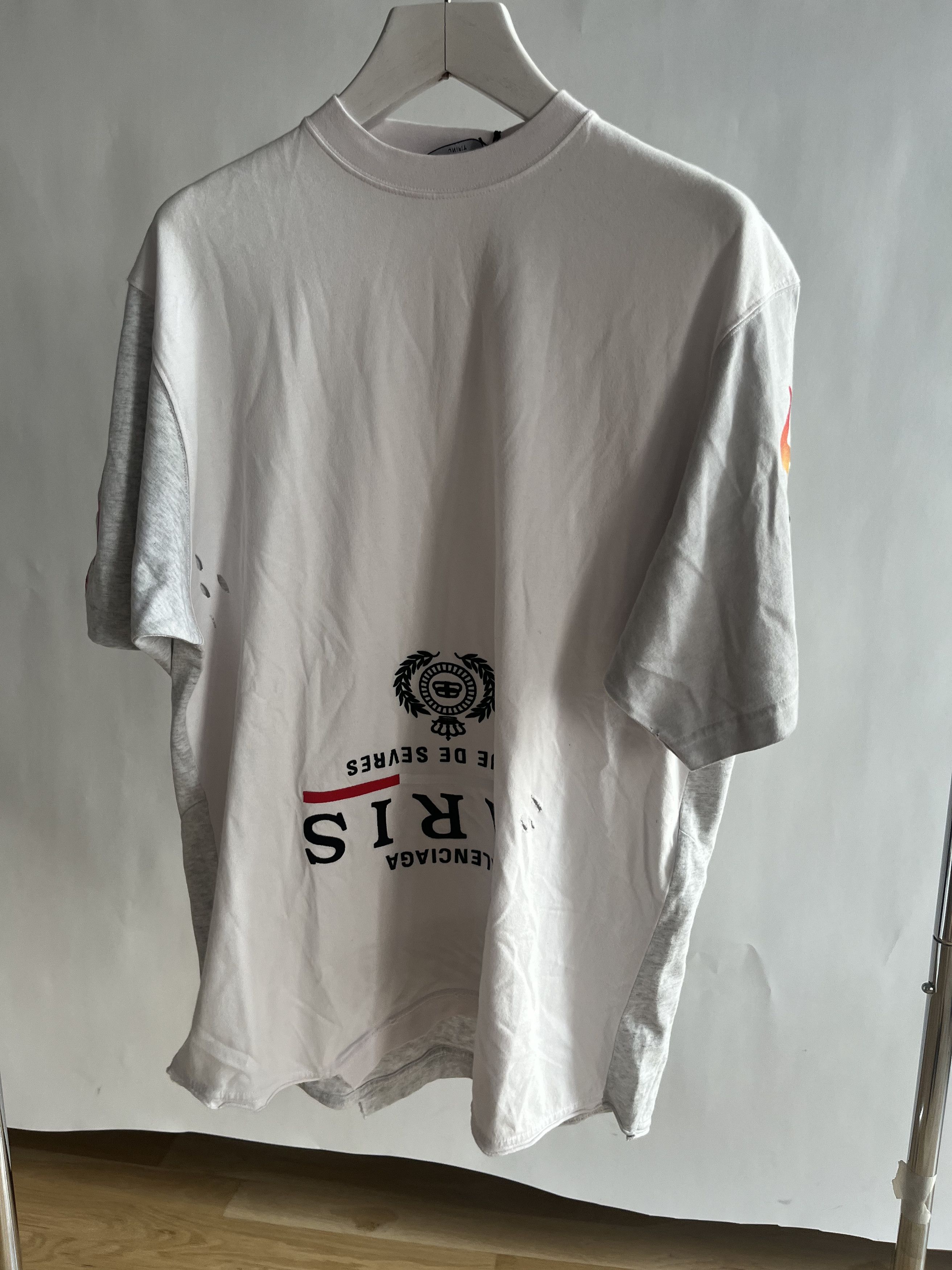 Balenciaga Balenciaga Paris Upside Down Embroidered Patchwork T-Shirt Size US M / EU 48-50 / 2 - 2 Thumbnail