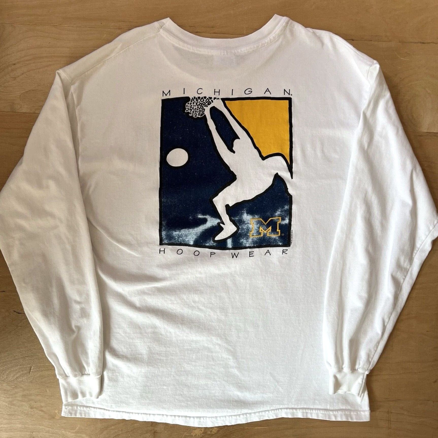 Vintage VINTAGE Michigan Wolverines Basketball Shirt XL White 90s Hoopwear Jalen Rose Mens Crew Neck Logo Size US XL / EU 56 / 4 - 7 Thumbnail