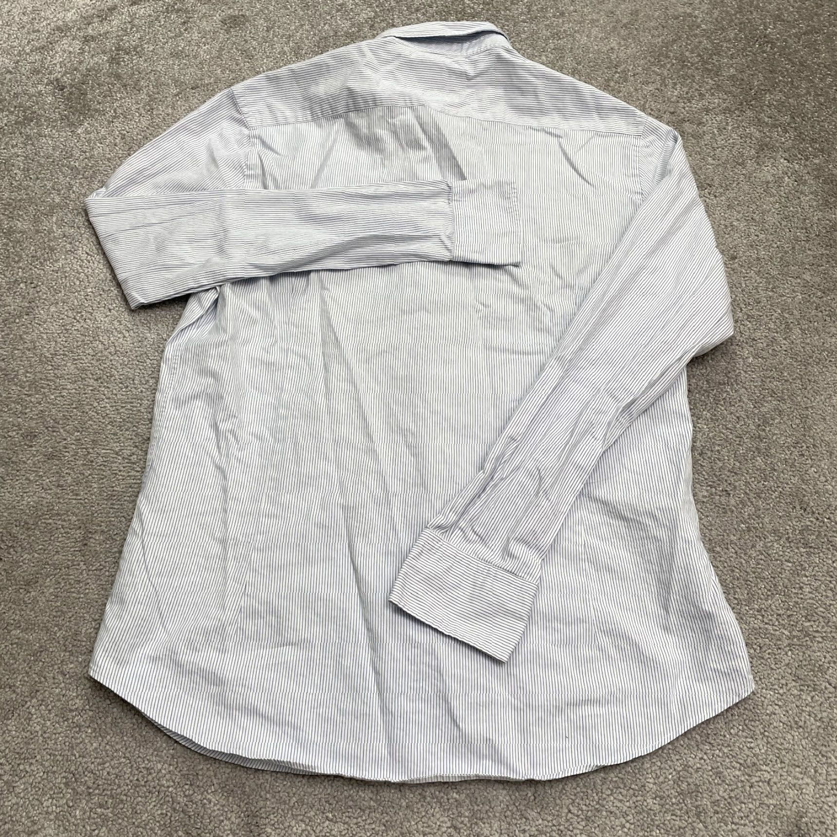 Mossimo VINTAGE Mossimo Dutti Dress Shirt Mens Large White Blue Pinstripe Classic) Size 42R - 2 Thumbnail