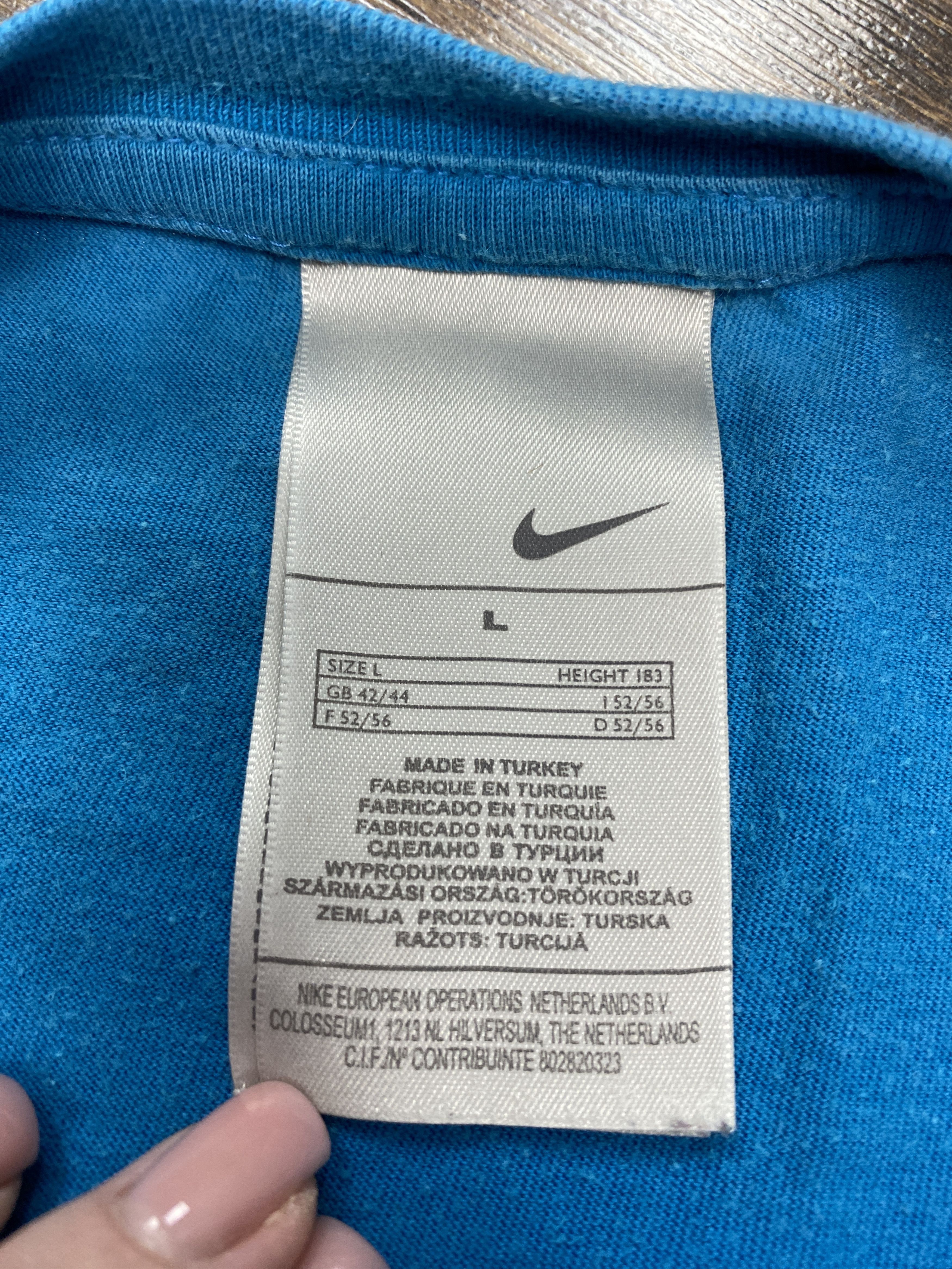 Nike Nike Vintage big logo t-shirt Swoosh Size US L / EU 52-54 / 3 - 5 Thumbnail