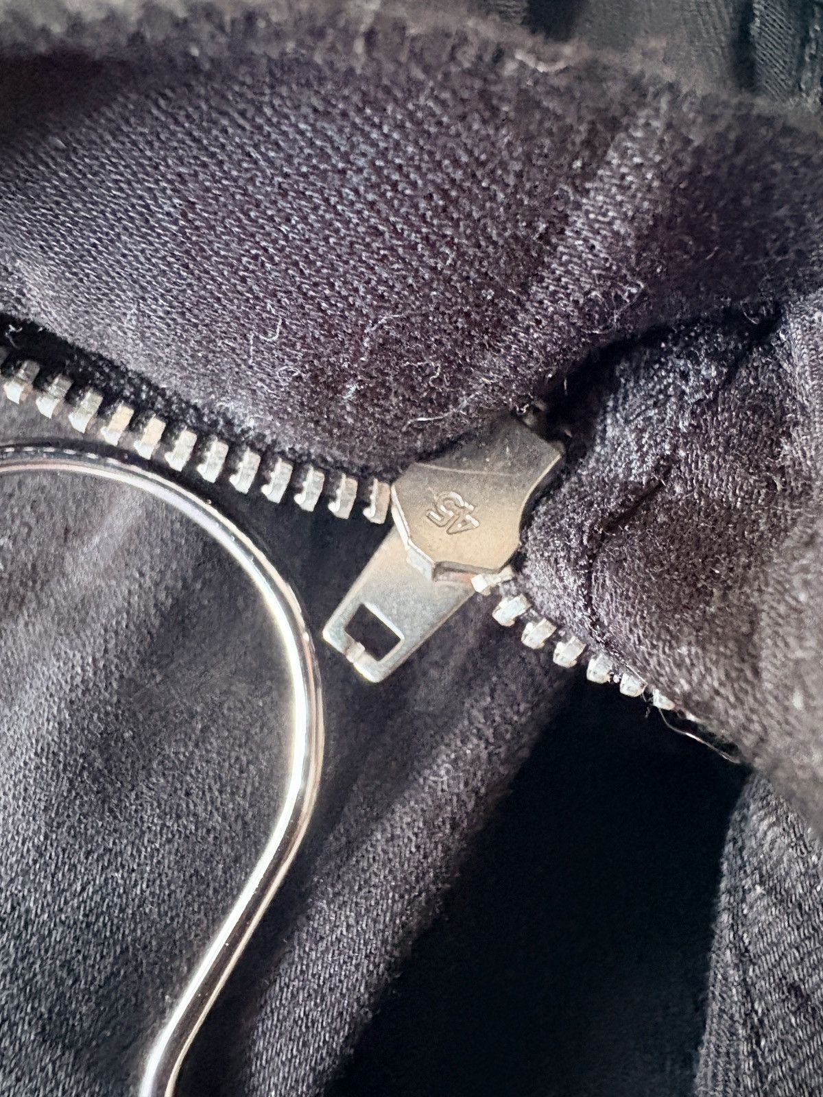 MM6 Maison Margiela x MM6 Strechtable Blackout Pants for Her Size 26" / US 2 / IT 38 - 14 Thumbnail