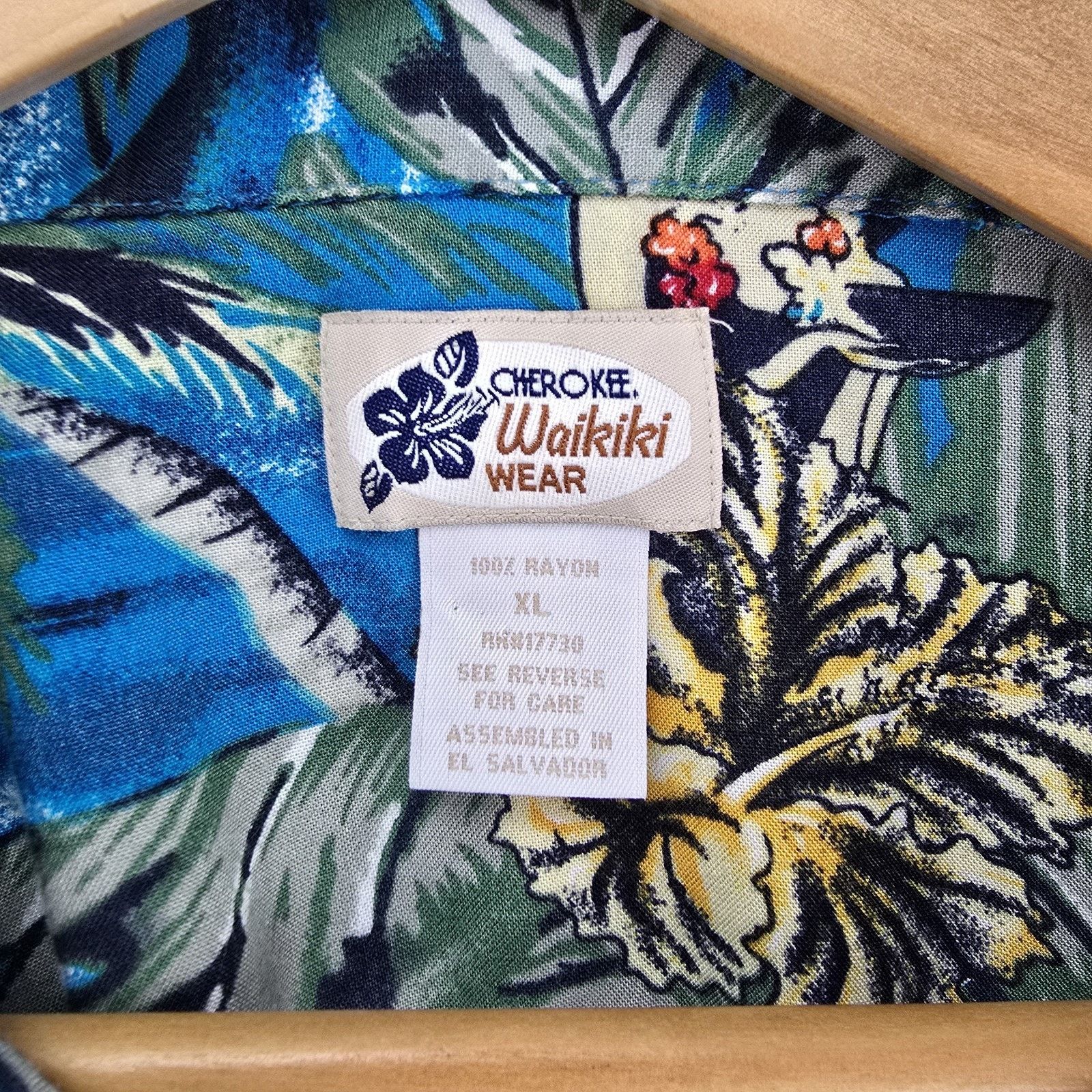 Cherokee Vintage Cherokee Waikiki Hawaiian Shirt XL Hula Girls Floral Size US XL / EU 56 / 4 - 4 Thumbnail