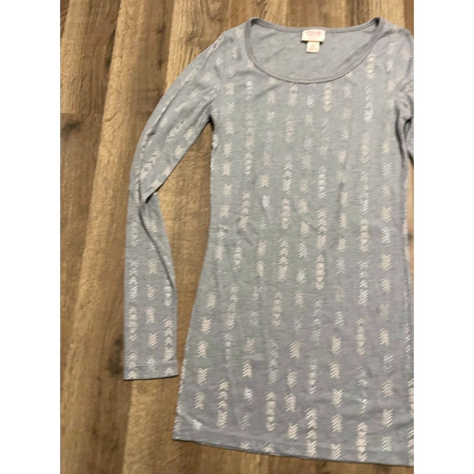 Mossimo **Women's Mossimo Blue White Long Sleeve T-Shirt, Size Small** User: Women's Mossimo Blue White Long Sleeve T-Shirt, Size Small Size S / US 4 / IT 40 - 3 Thumbnail