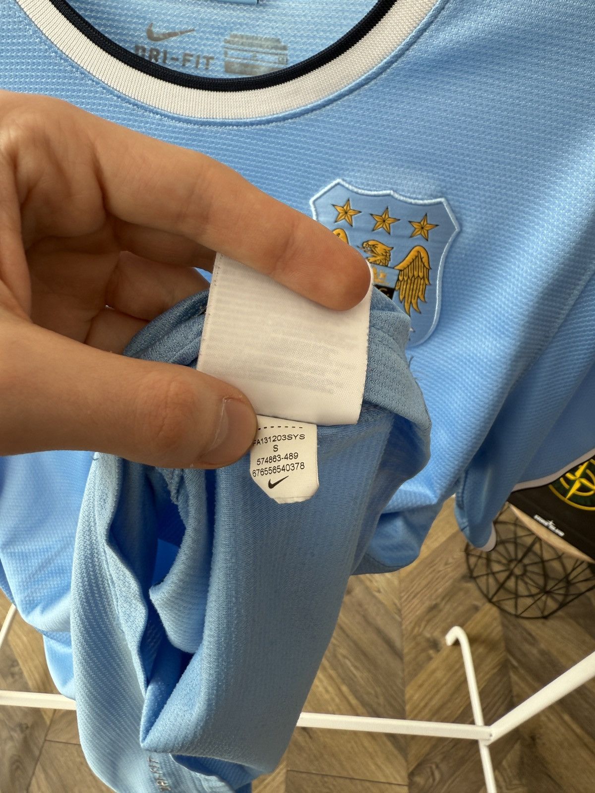 Nike Vintage MANCHESTER CITY 2013 2014 HOME FOOTBALL SHIRT JERSEY Size US S / EU 44-46 / 1 - 18 Thumbnail
