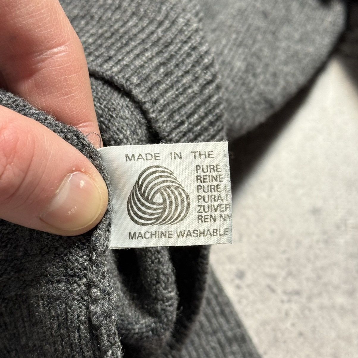 Burberry Vintage Burberrys Logo Wool Sweater Size US M / EU 48-50 / 2 - 14 Thumbnail