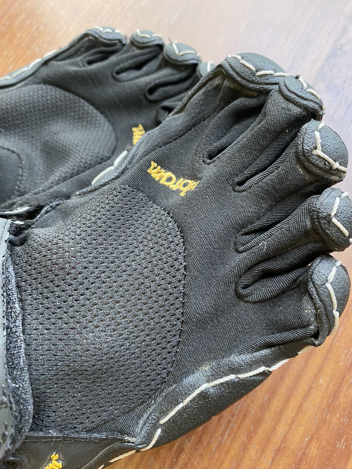 Vibram Vibram Five Fingers black shoes Size US 7 / IT 37 - 17 Thumbnail