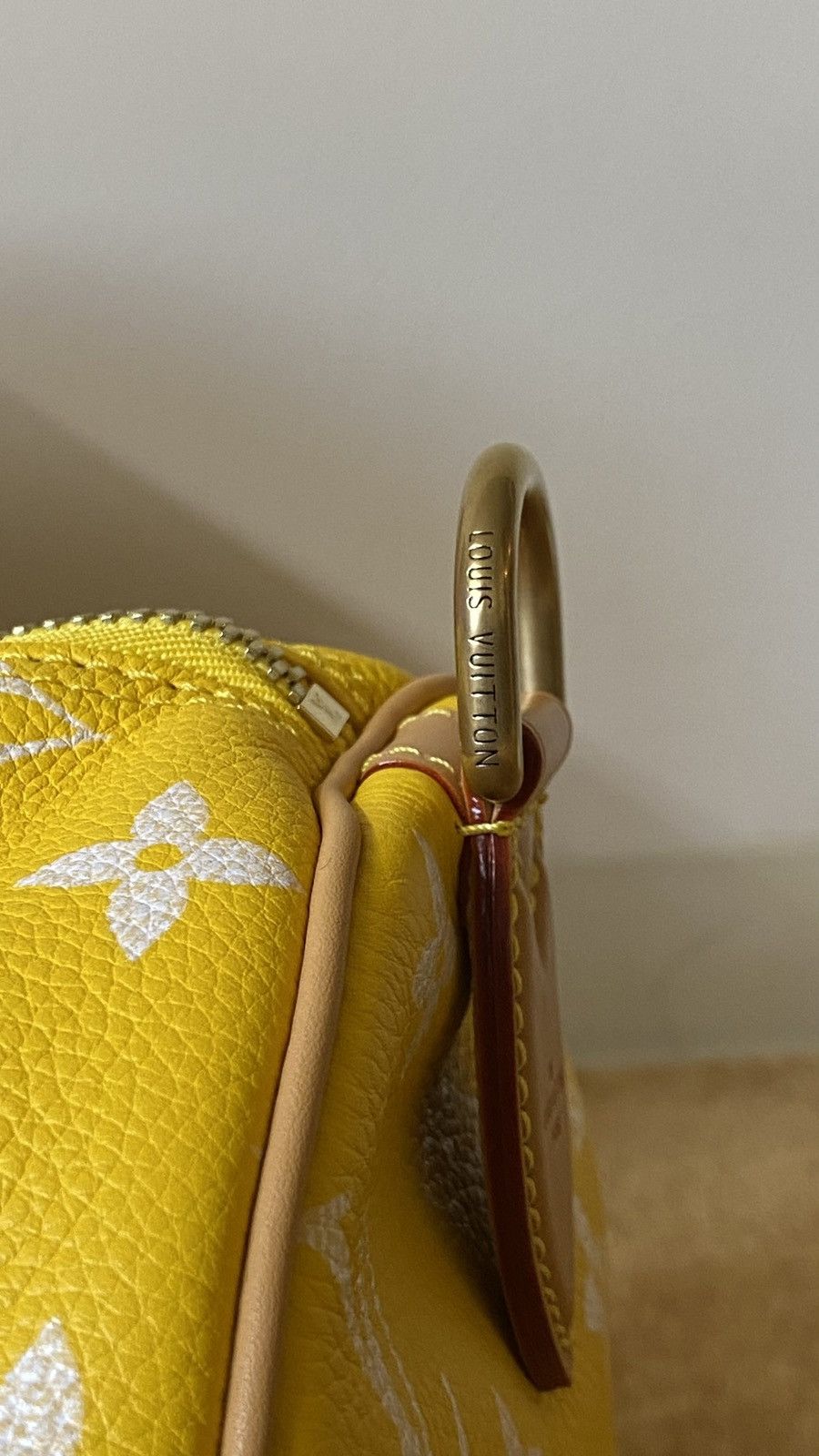 Louis Vuitton Louis Vuitton Yellow Speedy P9 40 Duffel Keepall Bandouliere Size 40 - 15 Thumbnail