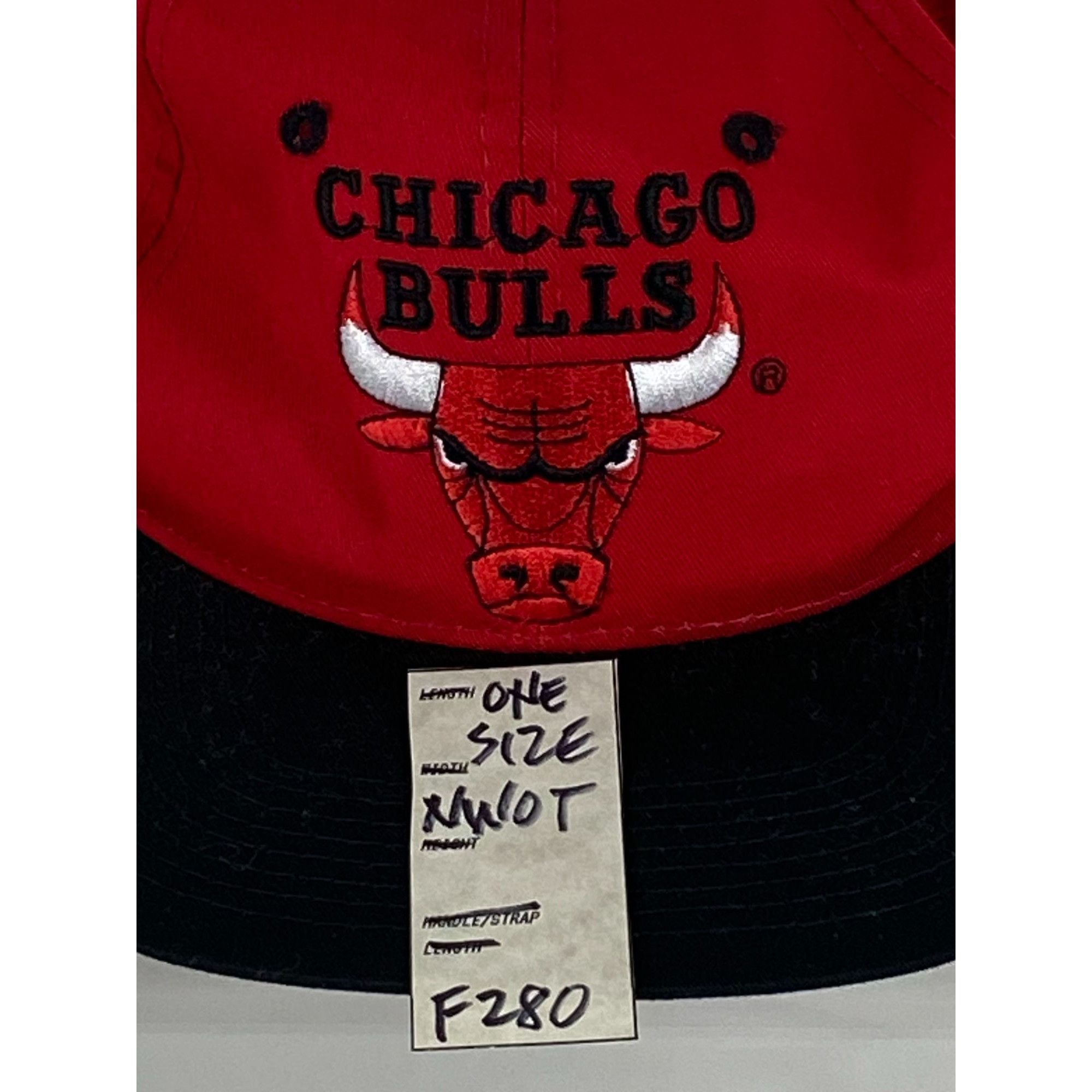 NBA × Vintage Vintage The G Cap NBA Chicago Bulls Embroidered Snapback Hat Size ONE SIZE - 8 Thumbnail