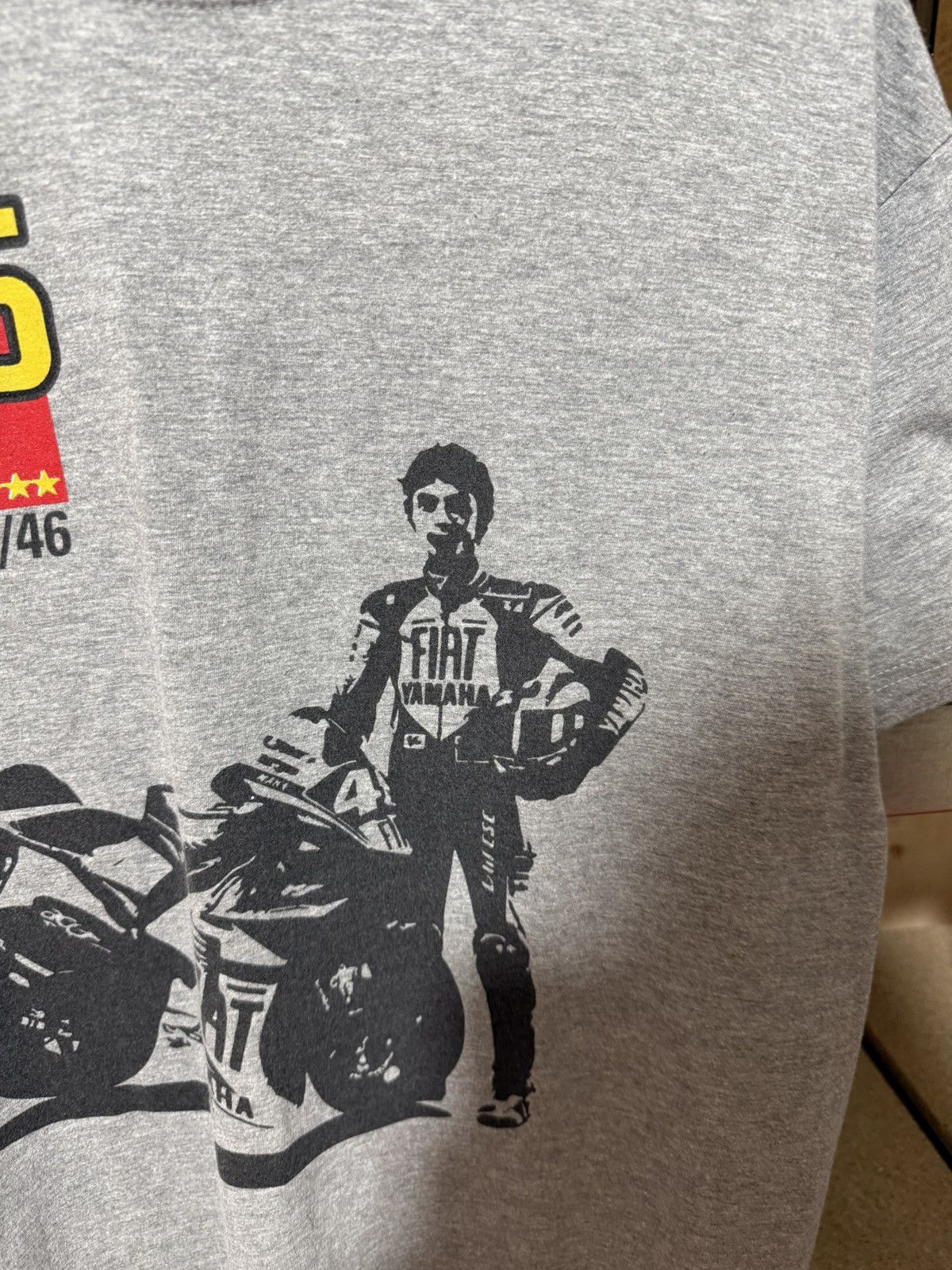 Vintage Vintage Valentino Rossi VR Forty Six 46 Racing T-Shirt Y2K Size US L / EU 52-54 / 3 - 4 Thumbnail