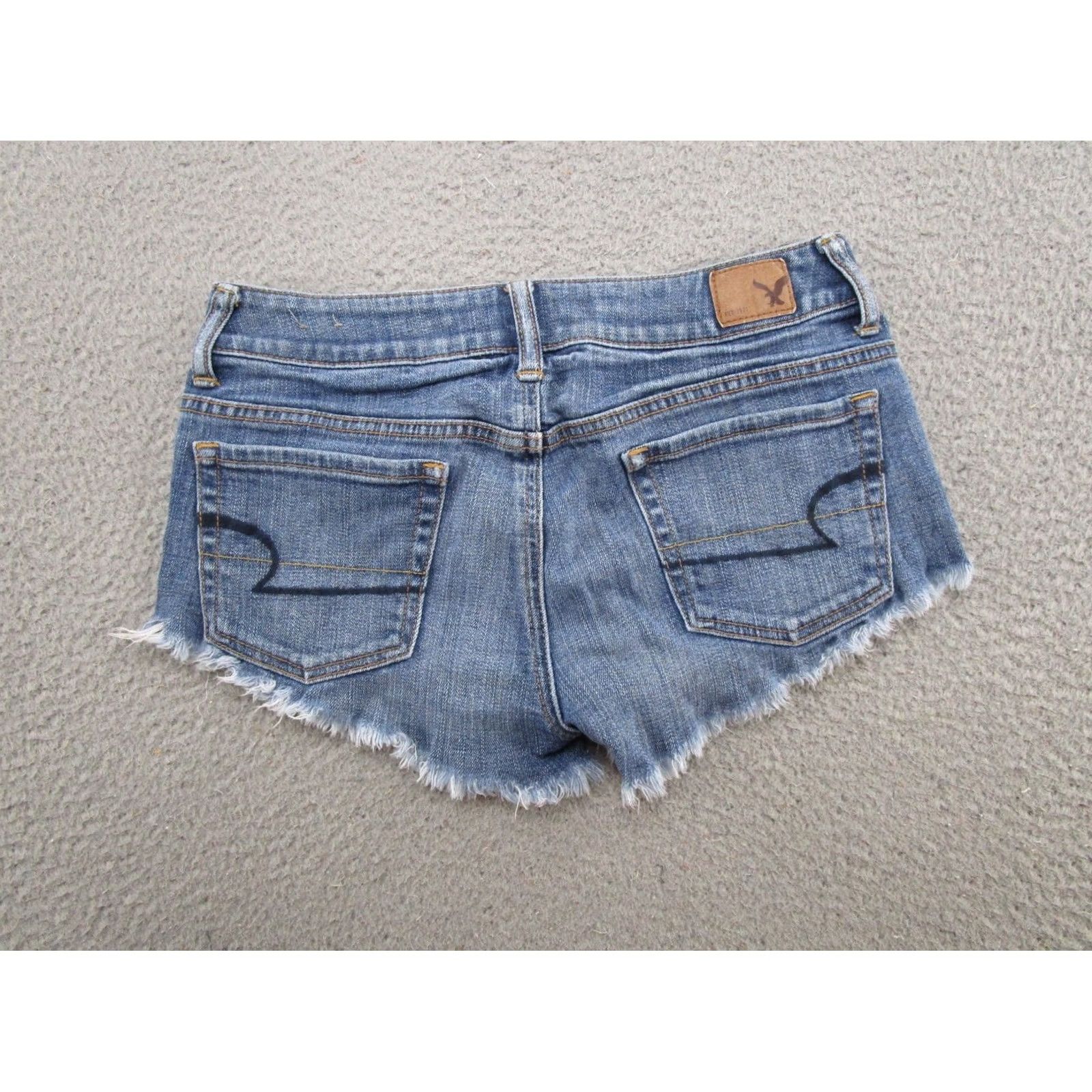 American Eagle Outfitters VINTAGE American Eagle Outfitters Denim Short Cut-Off Embroidered Floral 5-Pocket Stretch Size 00 Womens Blue 2 in Inseam Summer Casual Size 24" / US 00 / IT 34 - 7 Thumbnail