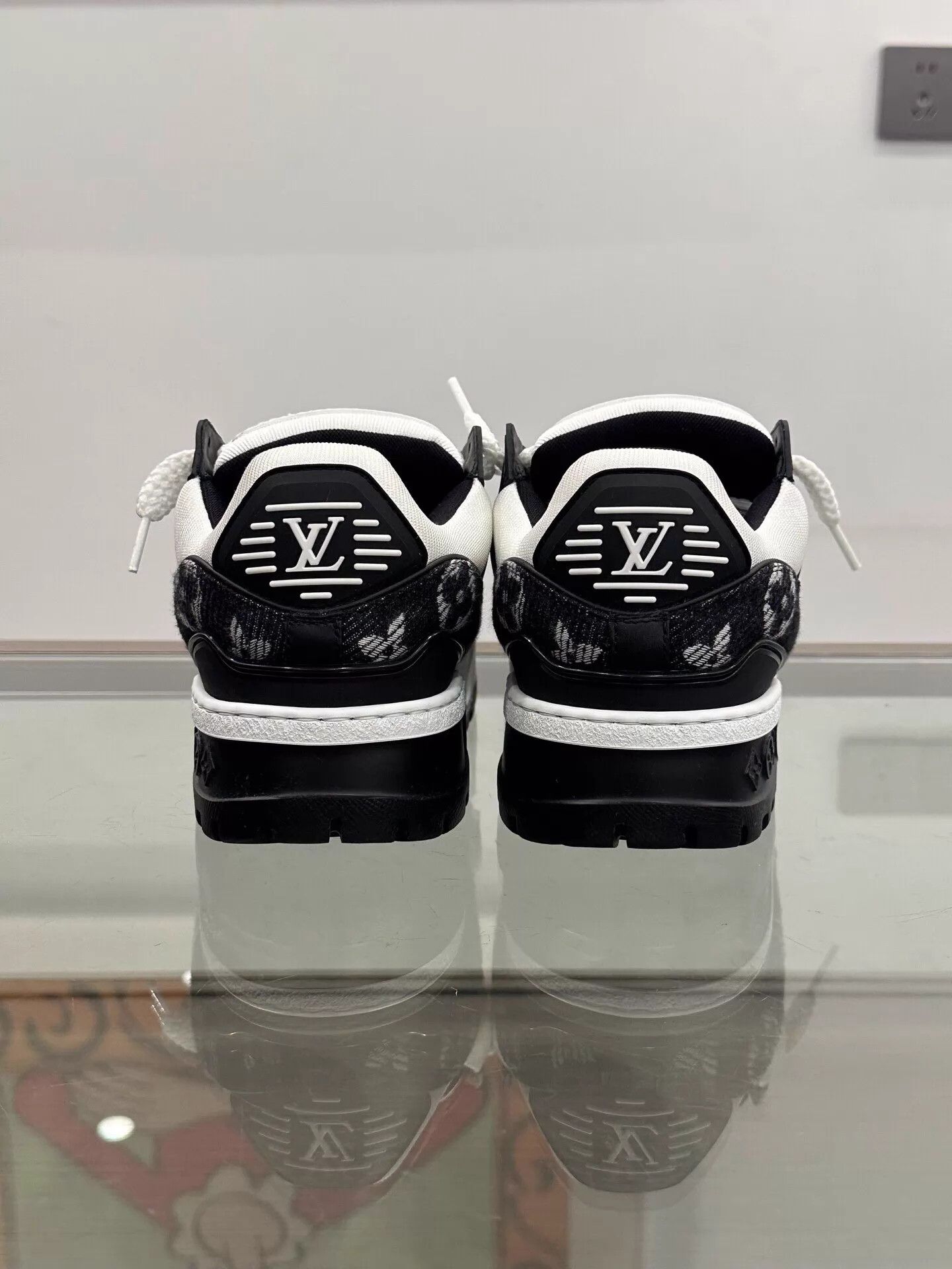 Louis Vuitton Louis Vuitton Women's Maxi Monogram Panda Trainer 36 Size US 5.5 / IT 35.5 - 5 Thumbnail
