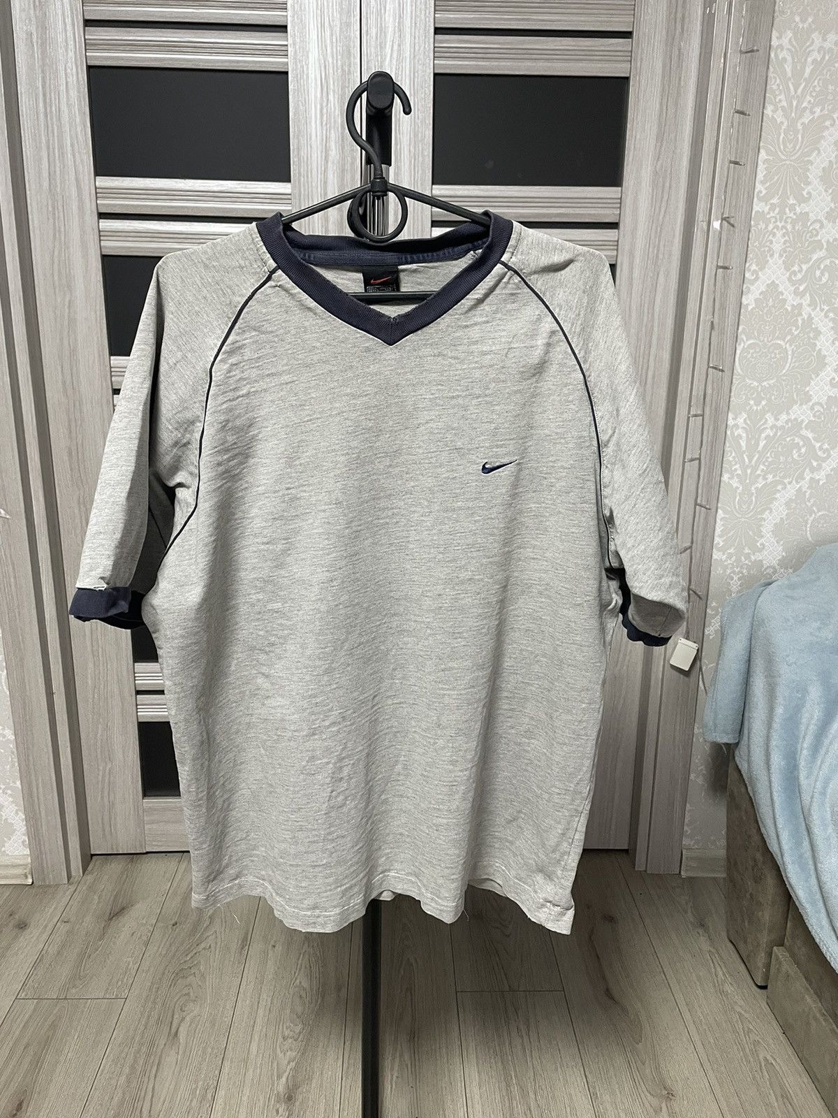 Nike × Vintage Vintage Nike Small Logo Y2K Made In Portugal L Streetwear Size US L / EU 52-54 / 3 - 2 Thumbnail