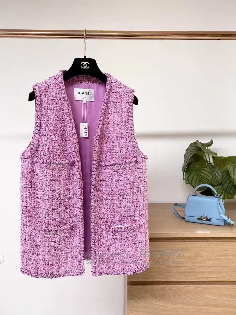 Chanel Chanel Tweed vest jacket Size XS / US 0-2 / IT 36-38 - 1 Thumbnail