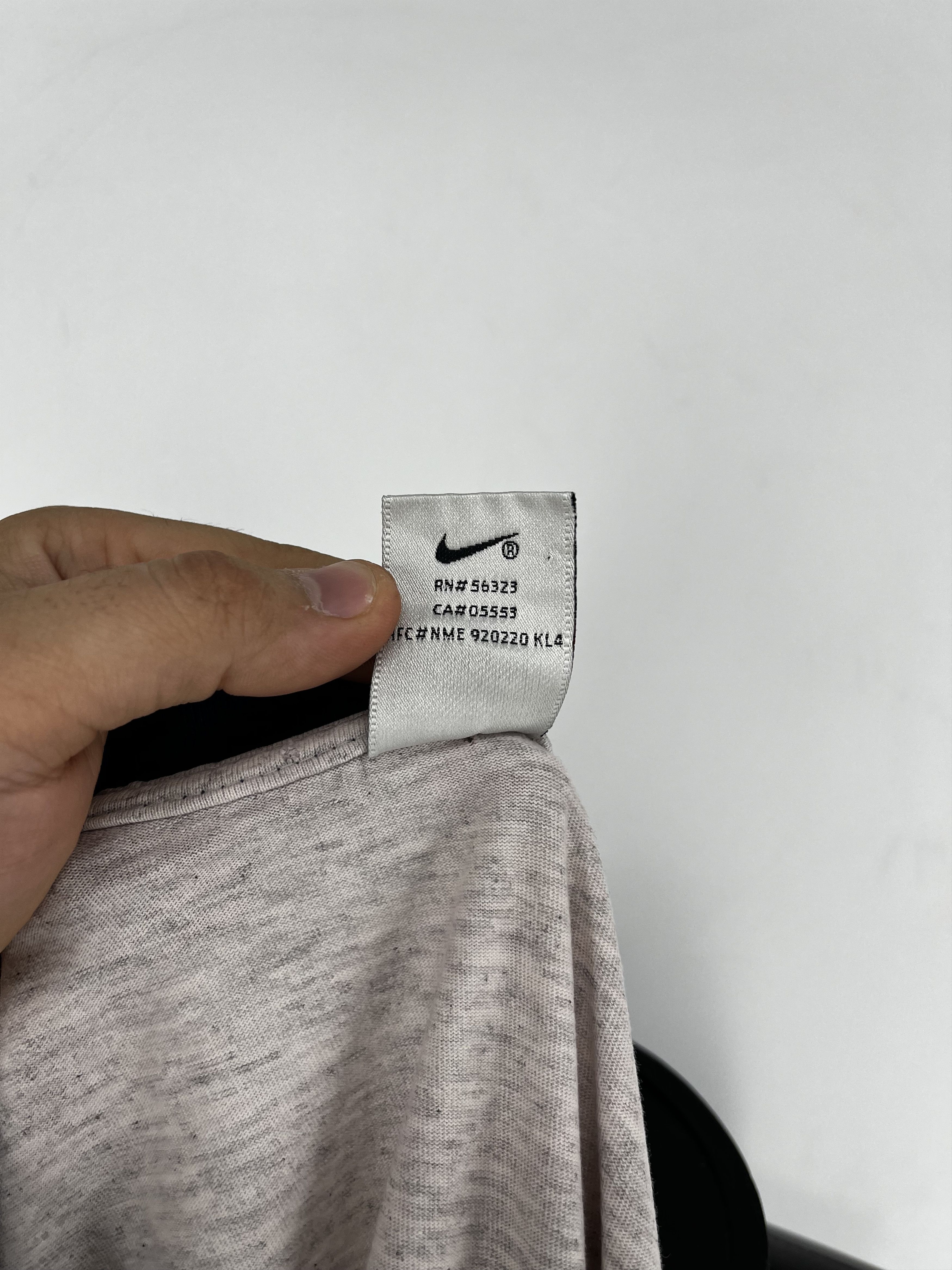 Nike Vintage 90s Nike Big Swoosh T-Shirt Size US L / EU 52-54 / 3 - 12 Thumbnail