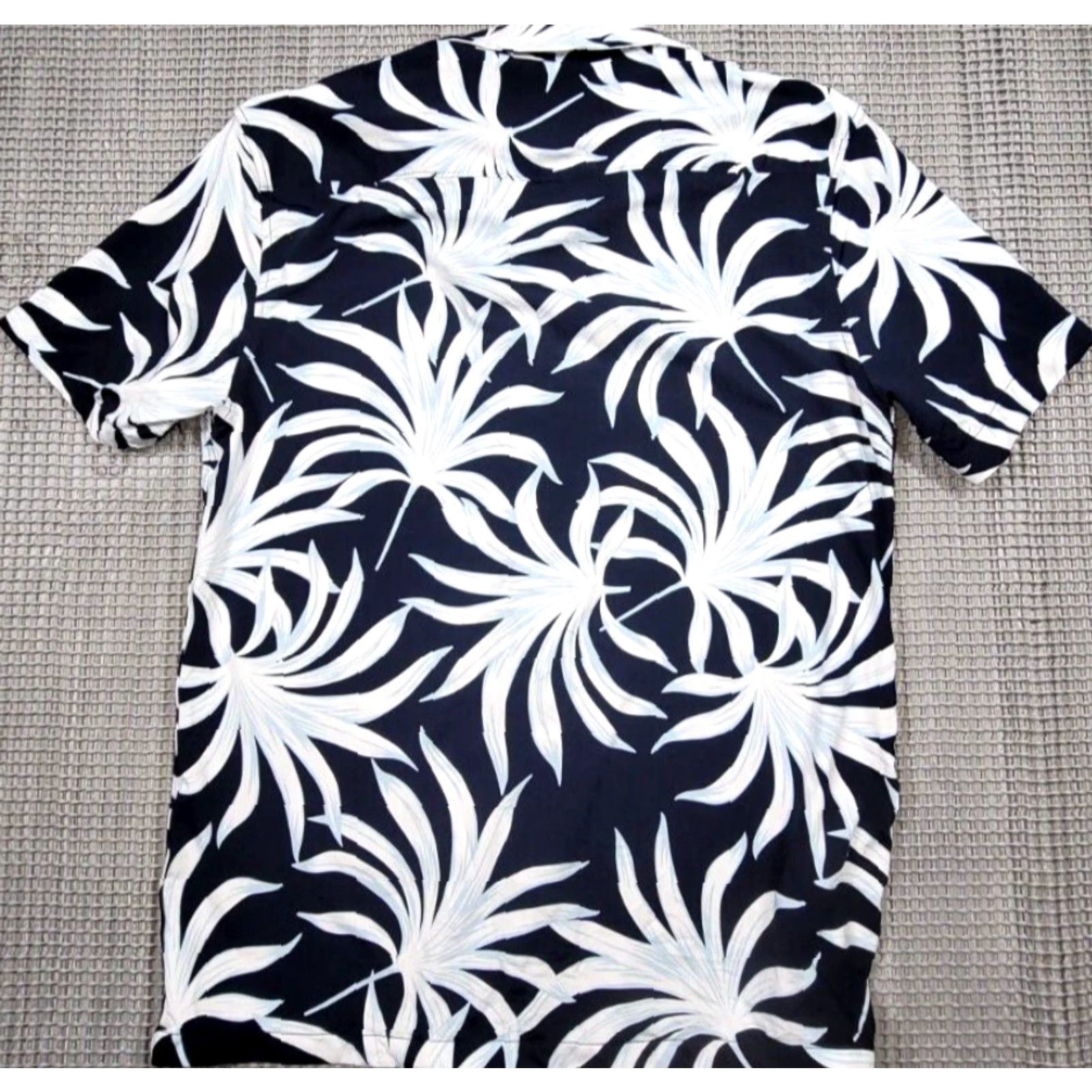 ASH Porter & Ash Kinetic Stretch Button Up Camp Nylon Floral Shirt Mens M Blue White Short Sleeve Collared Button-Up Size US M / EU 48-50 / 2 - 7 Thumbnail