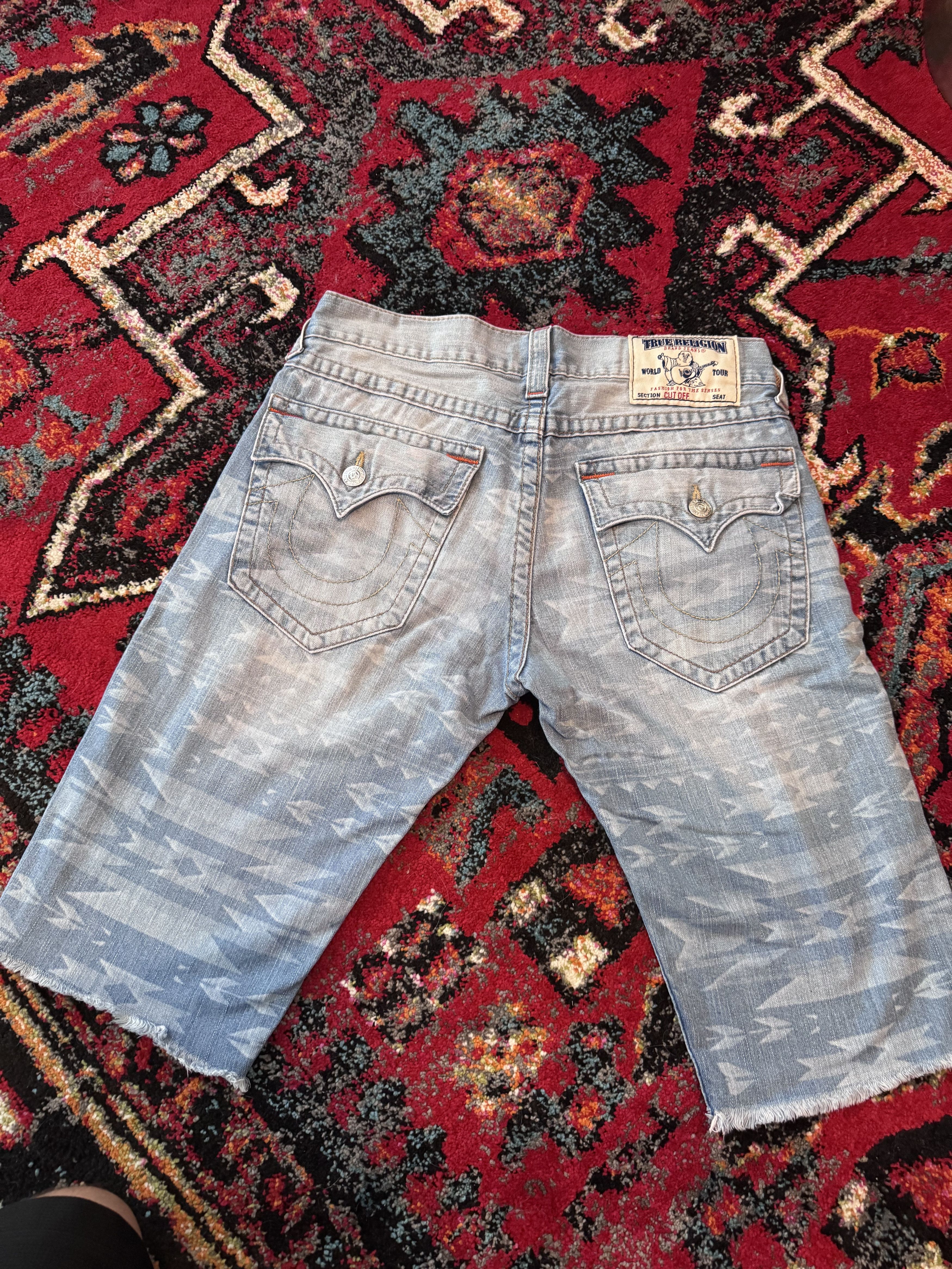 True Religion True Religion (World Tour) Cut Off Denim Jeans Size US 32 / EU 48 - 2 Thumbnail