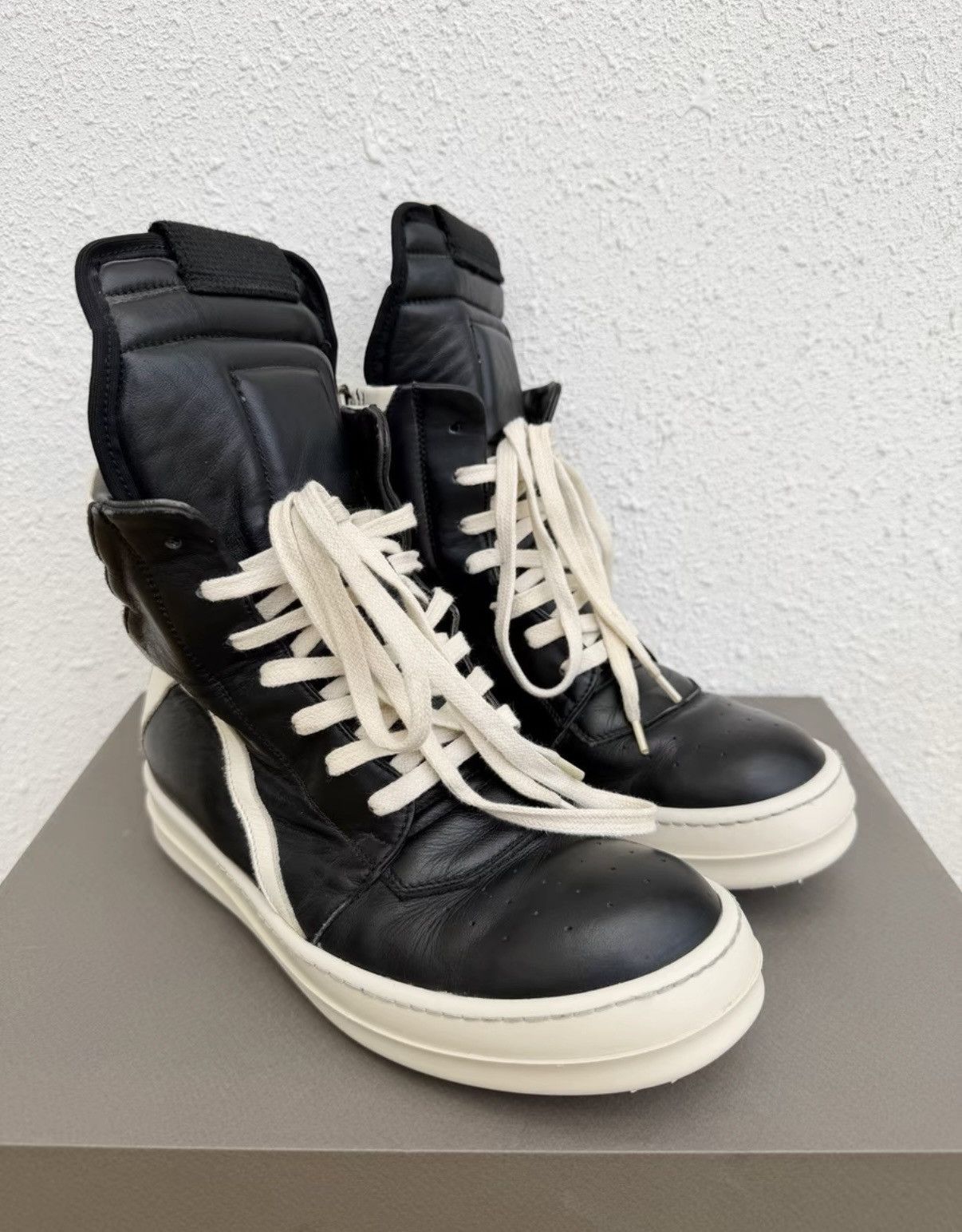 Rick Owens Rick Owens women's high-top sneakers black/white Size US 5 / IT 35 - 5 Thumbnail