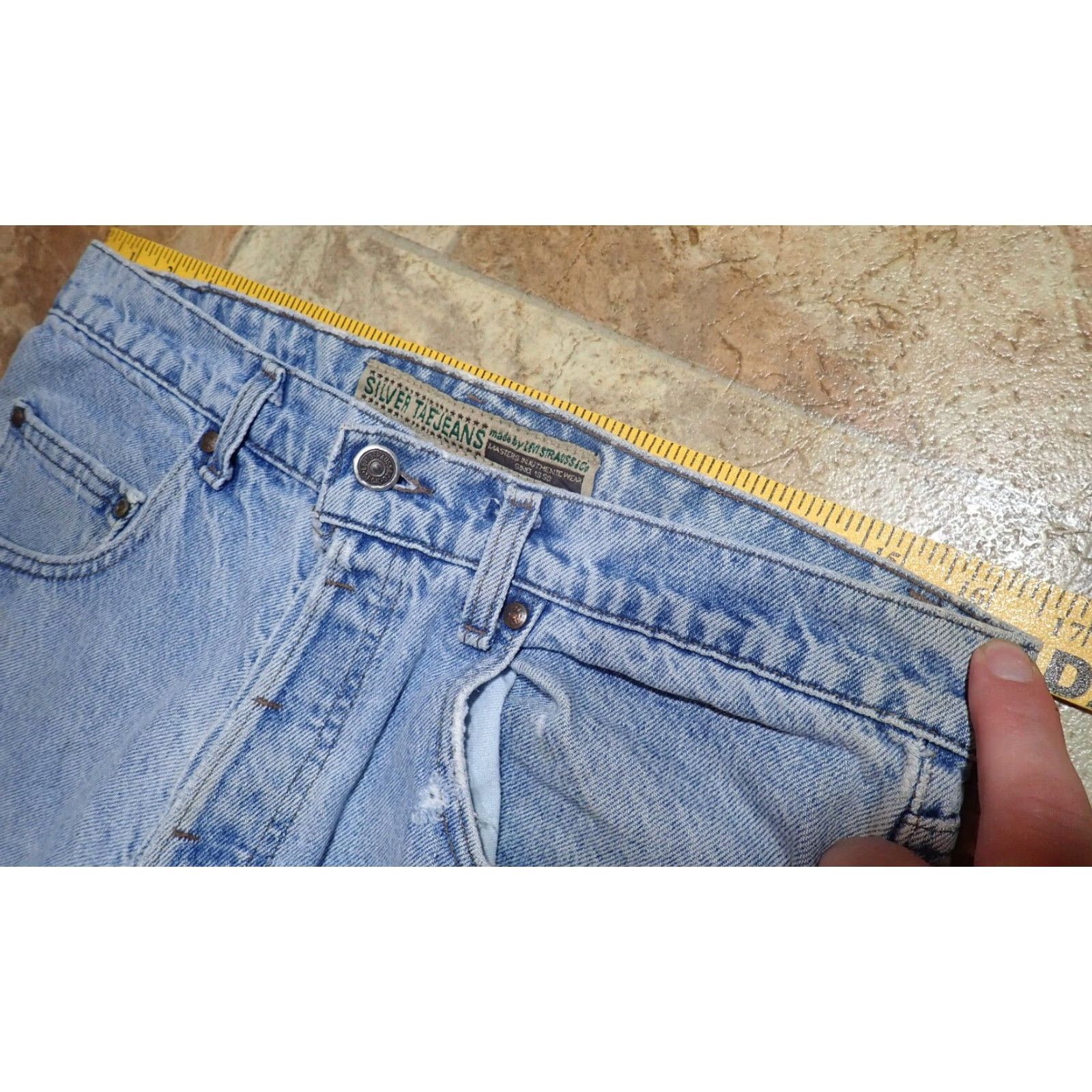Levi's VINTAGE Levi's 90s SilverTab Denim Shorts Men’s Size 32 Medium Blue Distressed Cutoff Summer Casual Size US 33 - 6 Thumbnail