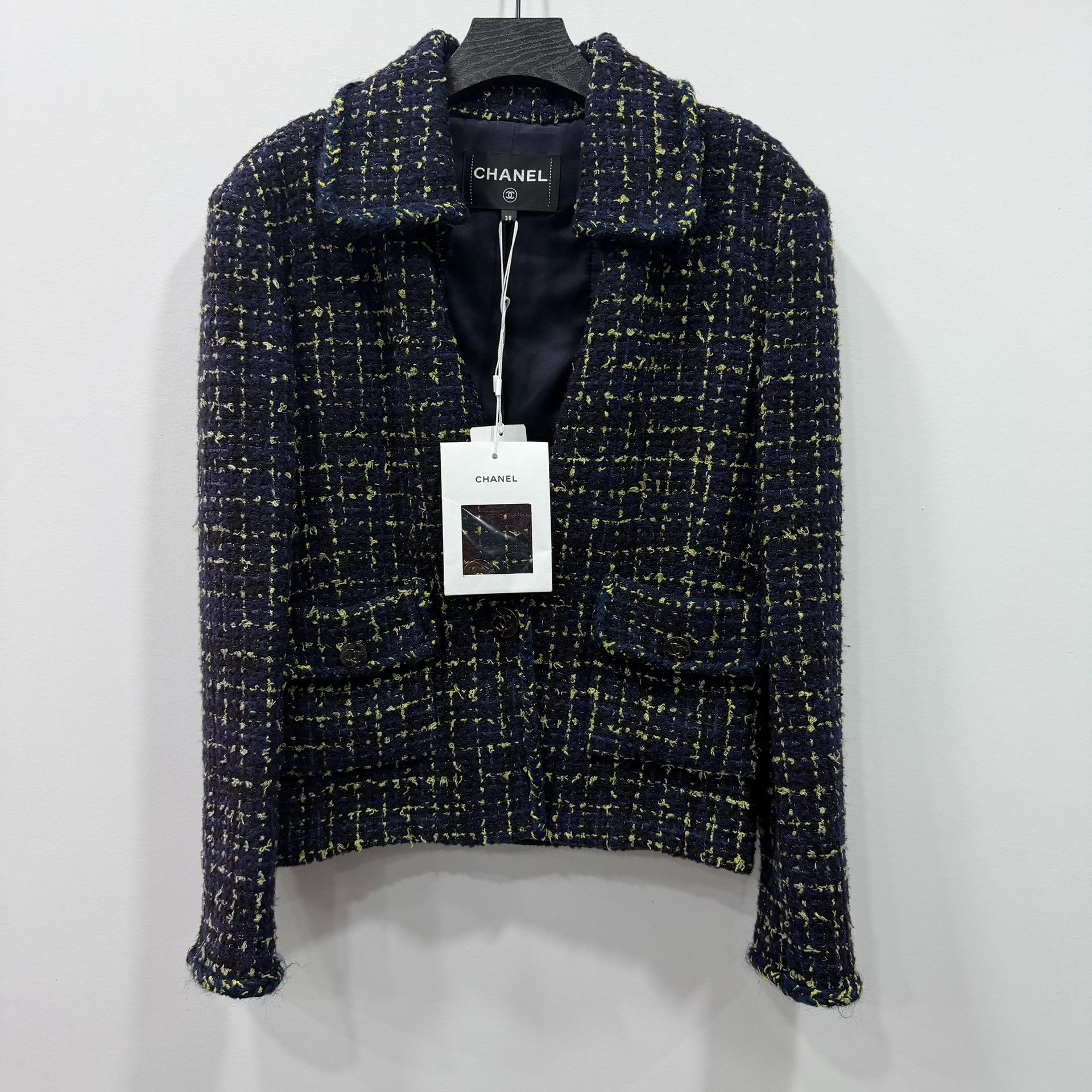 Chanel Chanel Plaid Cropped Black Jacket M Women Size M / US 6-8 / IT 42-44 - 1 Thumbnail