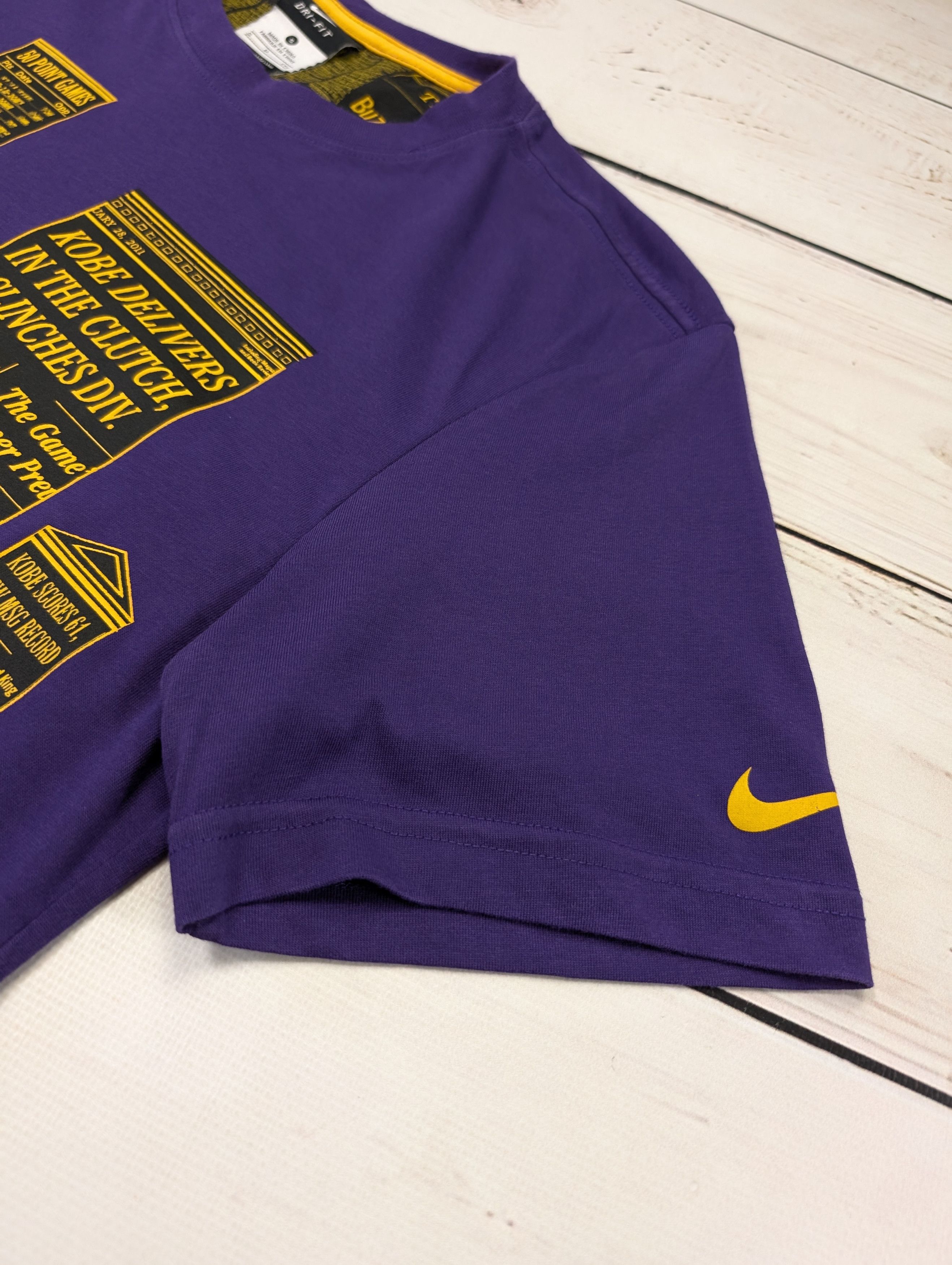 Nike Nike Dri-Fit Kobe Bryant Scores 81 Points Newspaper T-Shirt Size US S / EU 44-46 / 1 - 5 Thumbnail