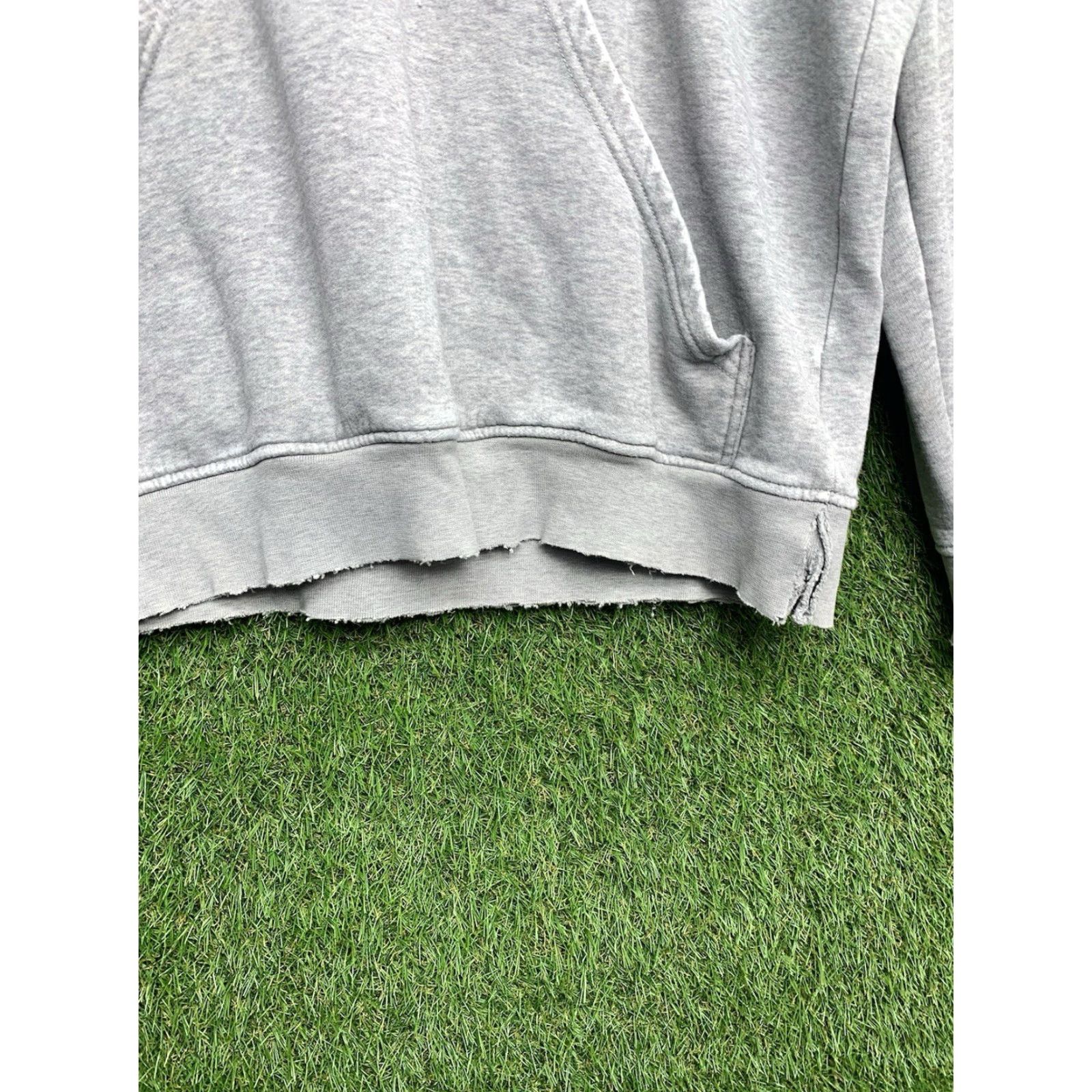 Nike VINTAGE Nike Hoodie Men’s XL Center Swoosh Spellout Gray Sweatshirt 90s USA Nike Sportswear Mens XL Gray Size US XL / EU 56 / 4 - 4 Thumbnail