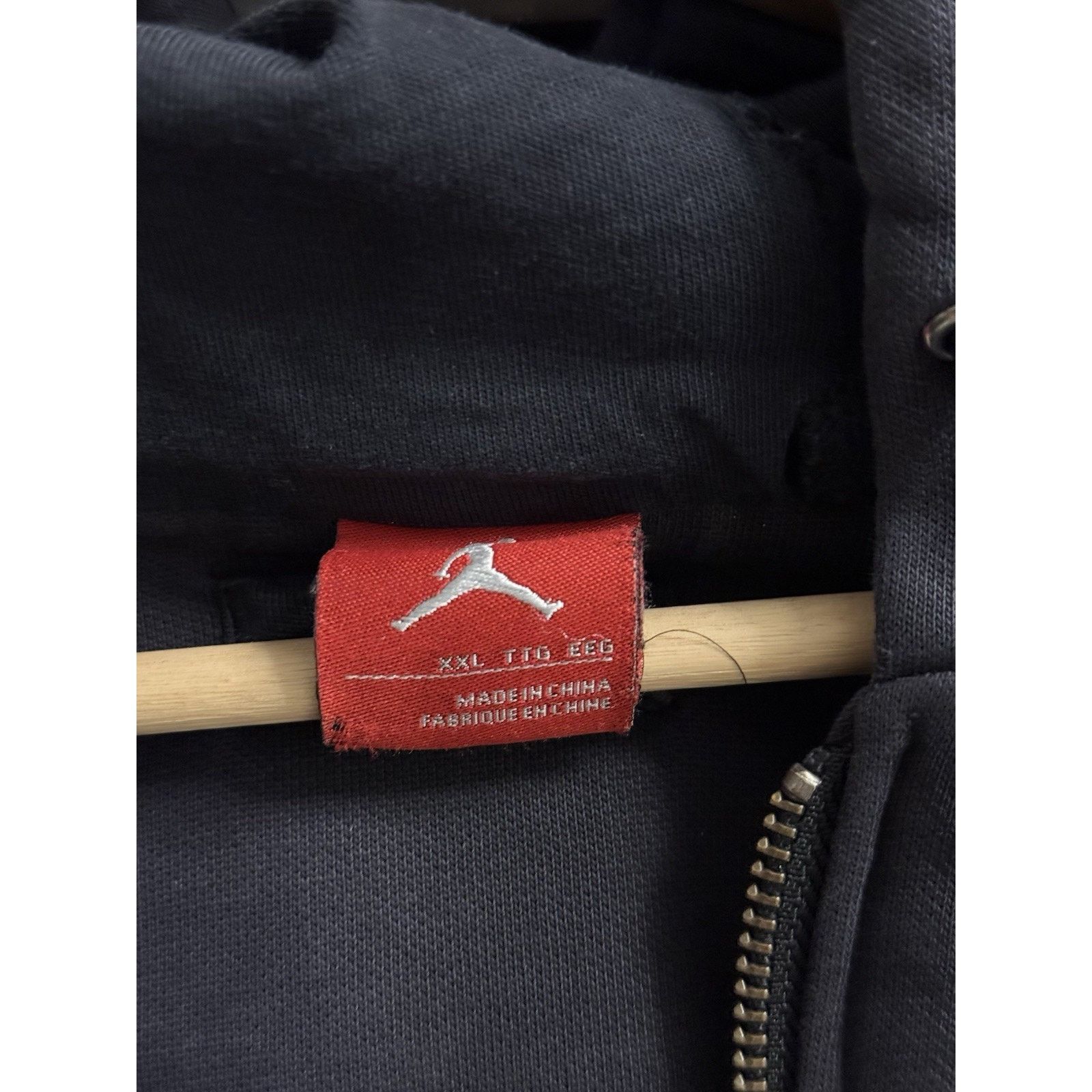 Vintage Jordan Zip-Up Hoodie XL Embroidered Y2K Black/Red Size US XL / EU 56 / 4 - 2 Thumbnail