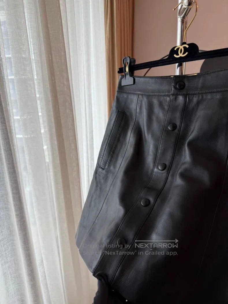 Saint Laurent Paris Saint Laurent Paris size F38 Black Lamb Leather Skirt Size 25" / US 0 / IT 36 - 2 Thumbnail