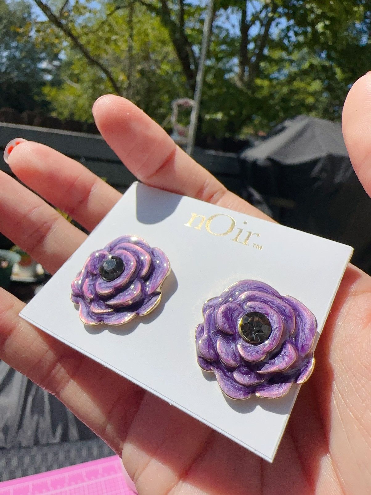 Designer Noir gold tone purple flower reflective studs earrings Size ONE SIZE - 1 Thumbnail