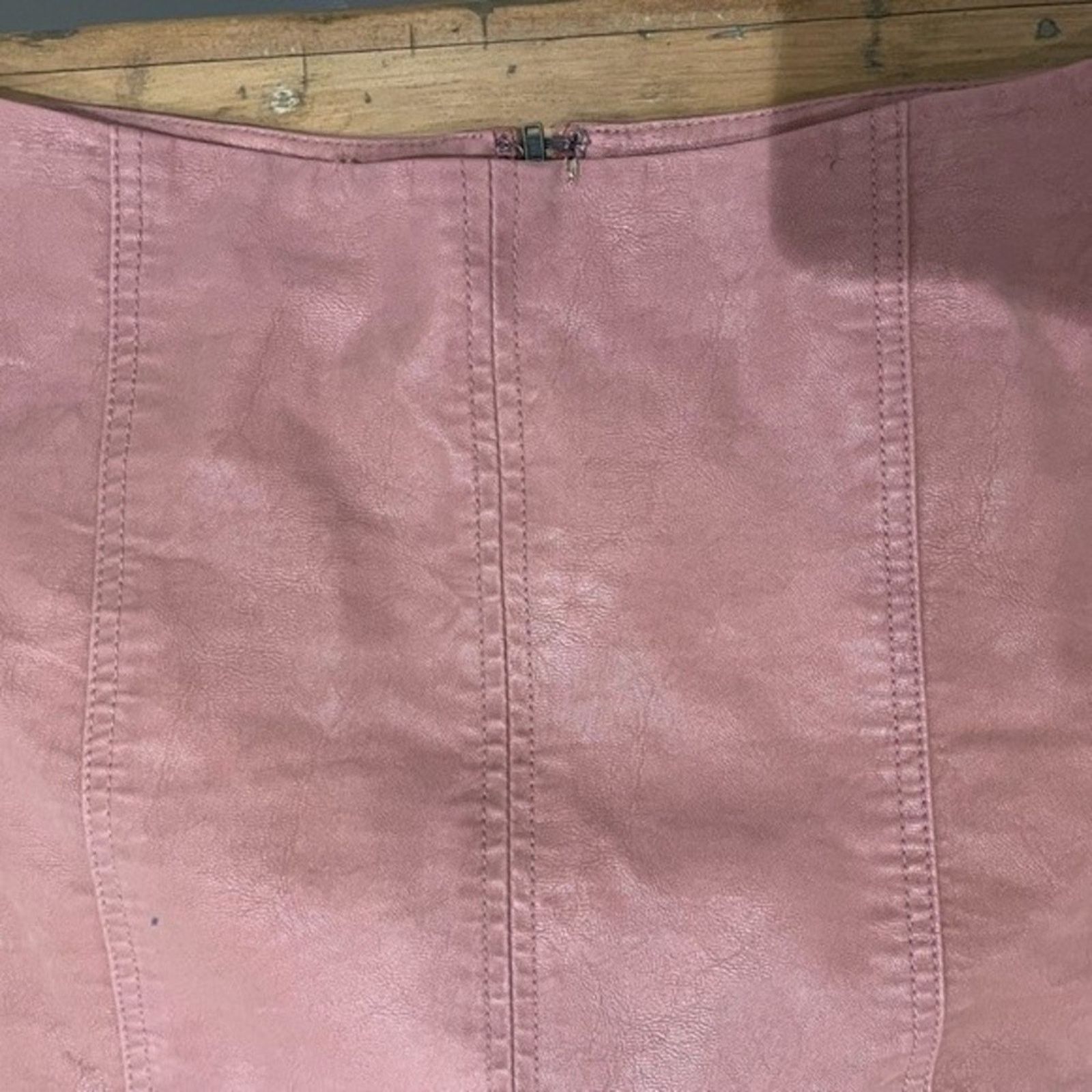 Free People FreePeople vegan suede pink mini skirt, size 4 Size 27" / US 4 / IT 40 - 10 Thumbnail