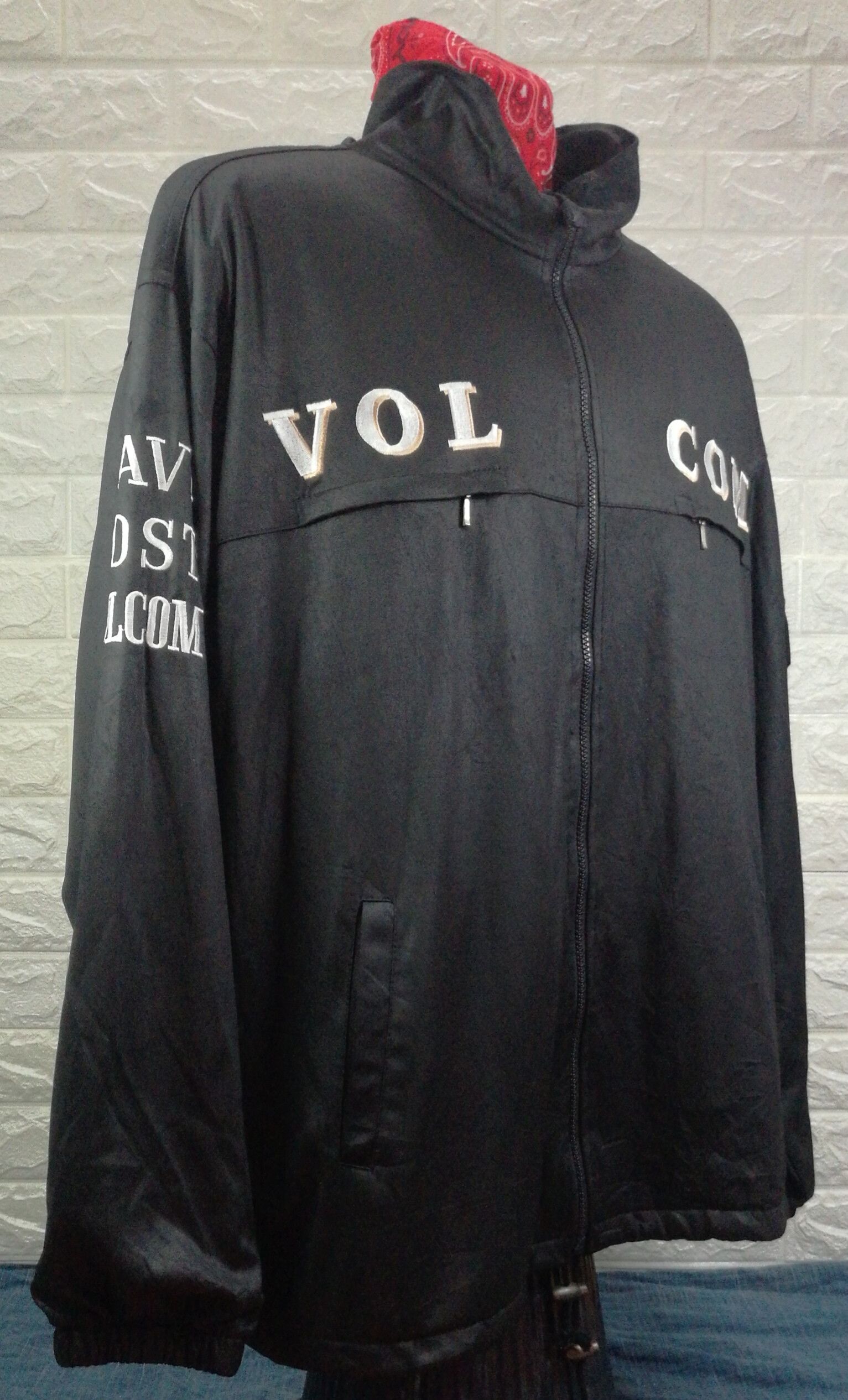 Volcom Vintage VOLCOM Big Logo Black Jacket Size US XL / EU 56 / 4 - 3 Thumbnail