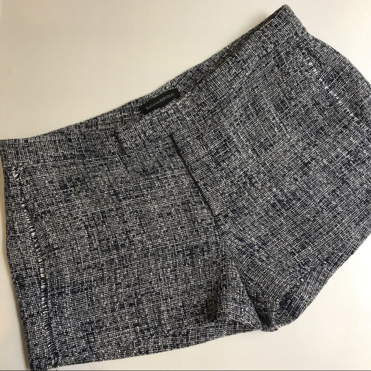 Banana Republic Banana republic tweed shorts Size 34" / US 12 / IT 48 - 2 Thumbnail