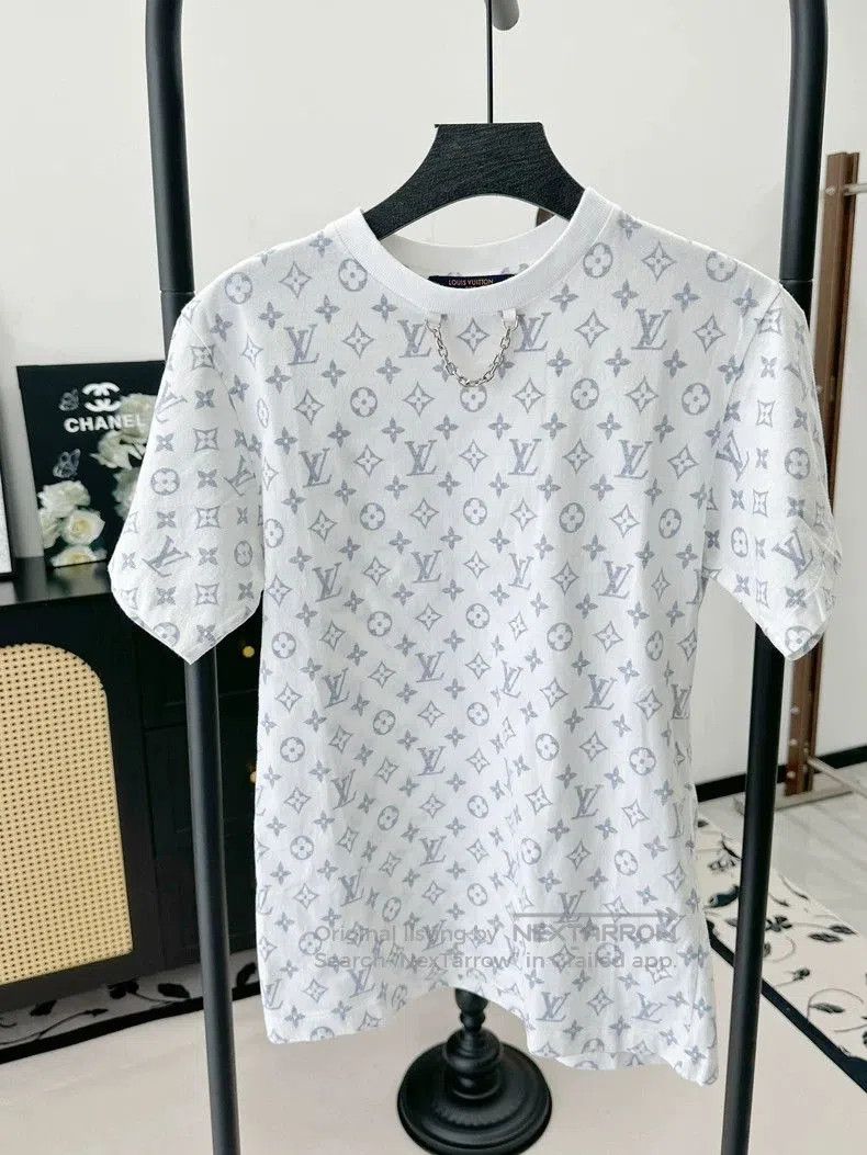 Louis Vuitton Louis Vuitton Monogram Chain Short Sleeve. Size US XS / EU 42 / 0 - 1 Thumbnail
