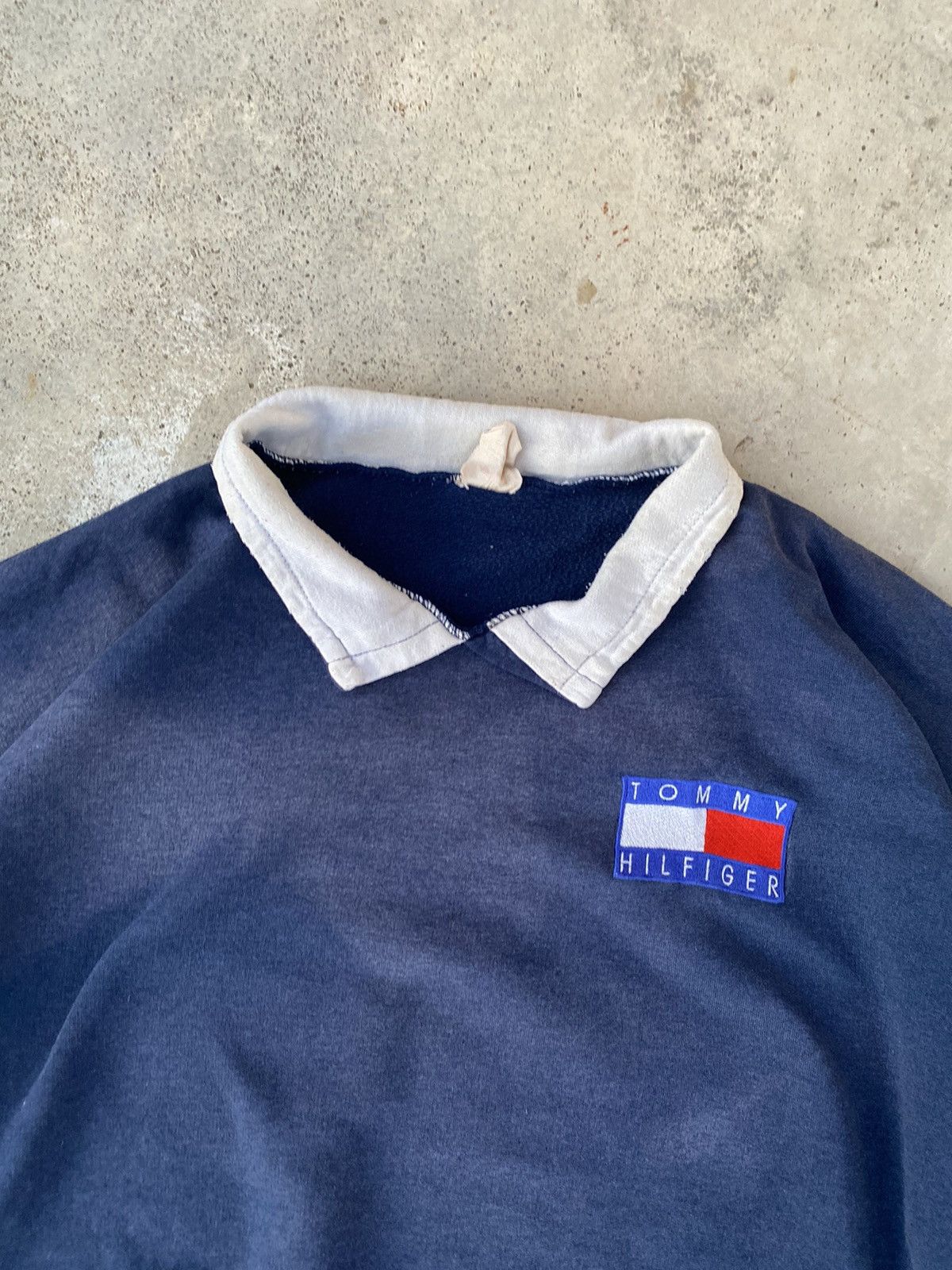 Vintage Vintage 90s Tommy Hilfiger Baggy Boxy Sweatshirt Size US XXL / EU 58 / 5 - 2 Thumbnail