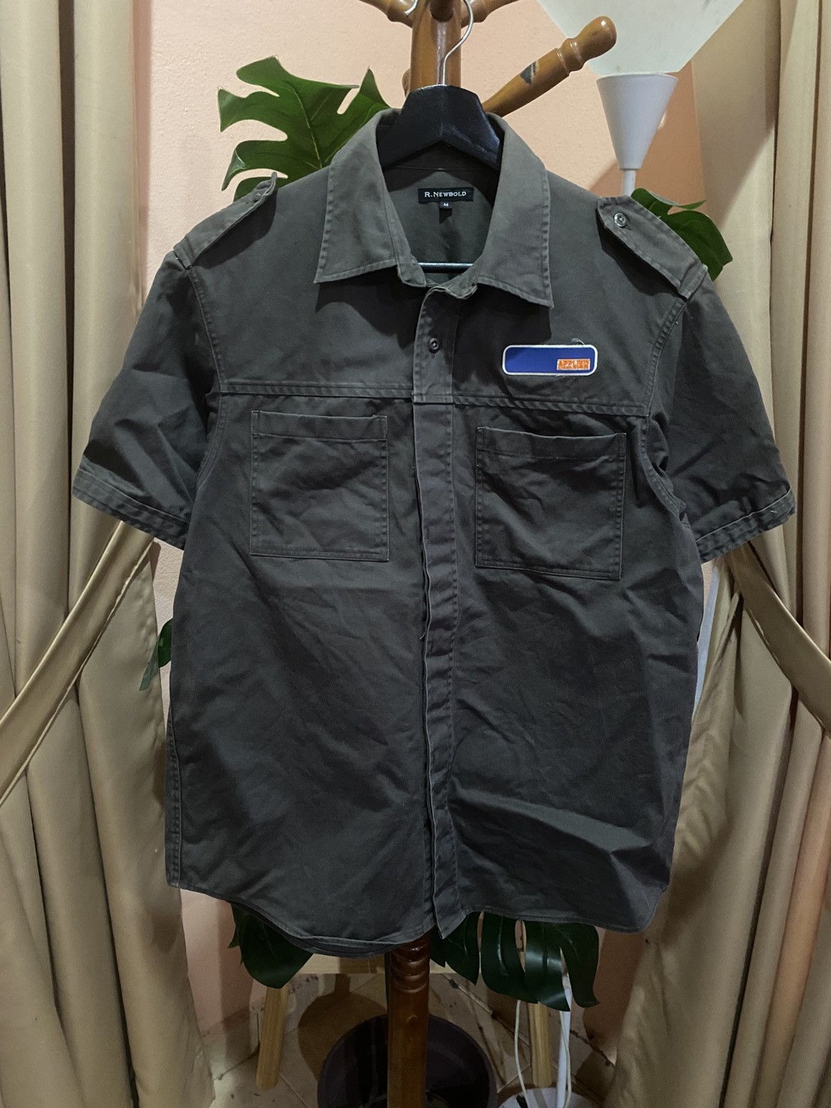 R.Newbold R. Newbold Military-Inspired Short Sleeve Shirt With Patch Size US M / EU 48-50 / 2 - 1 Thumbnail