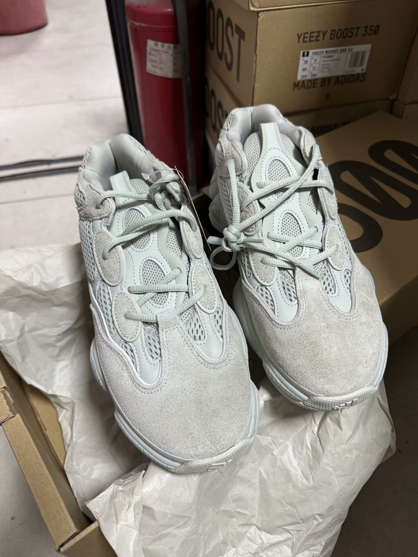 Adidas Adidas YEEZY500 White Lowtop Sneakers 9 Men Size US 9 / EU 42 - 1 Thumbnail