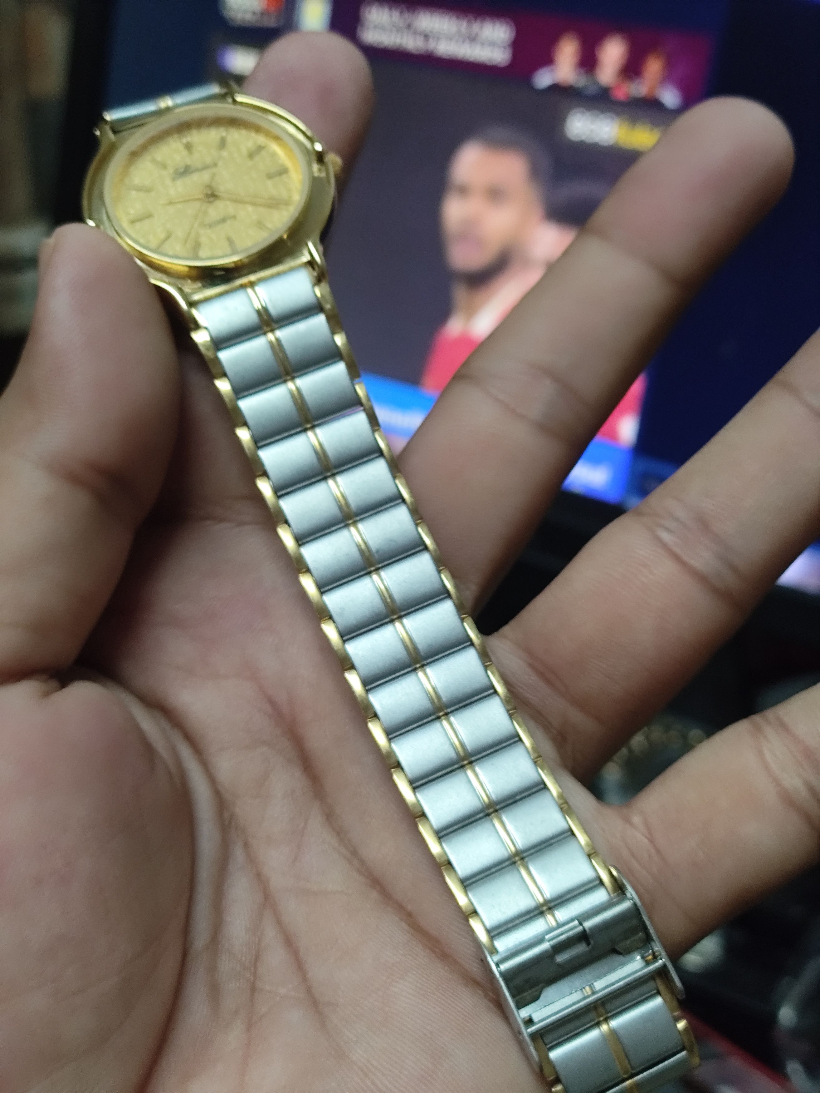 Vintage Vintage LOMAND QUARTZ JAPAN WATCH Design like Gucci Size ONE SIZE - 9 Thumbnail