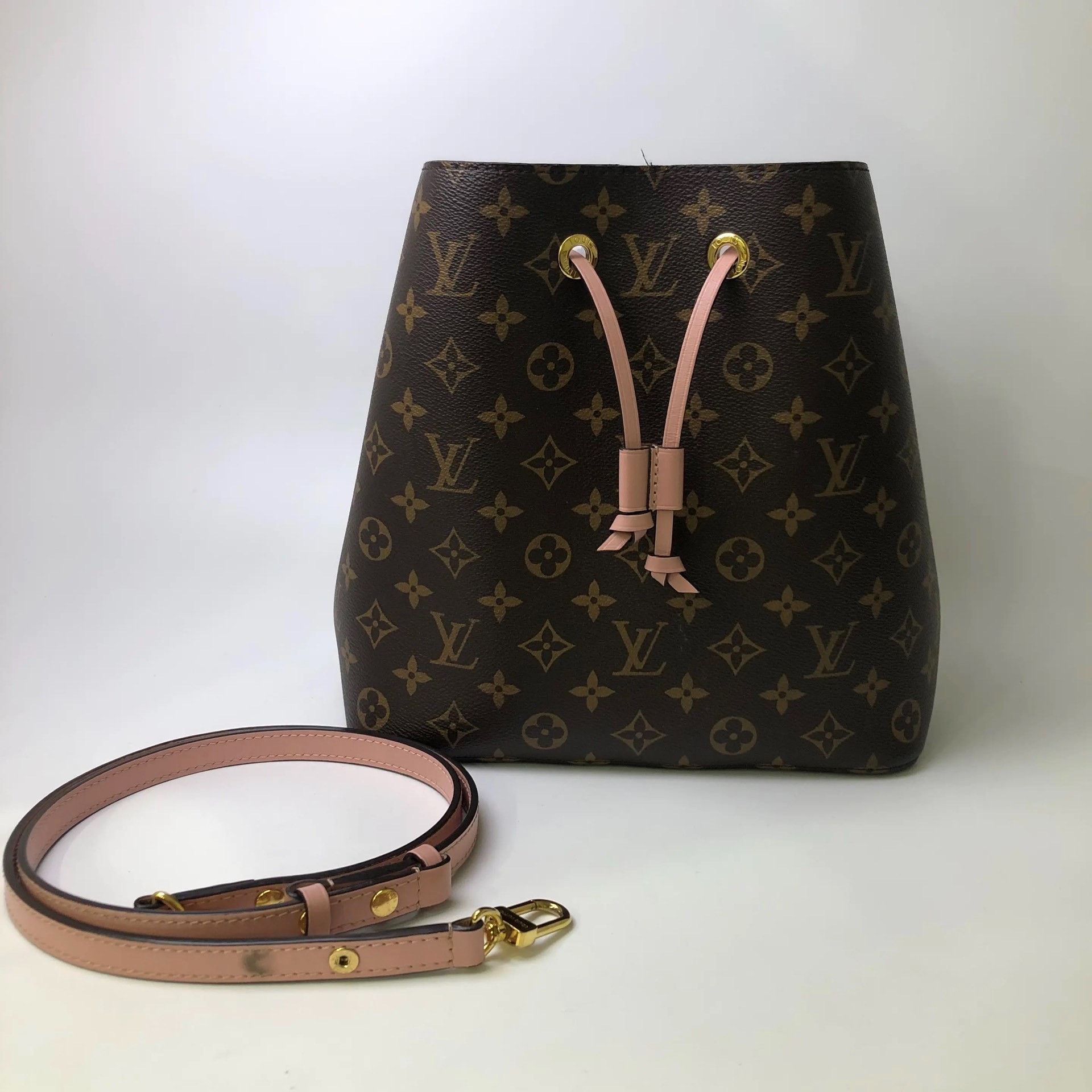 Louis Vuitton Pre-loved Bag Very good condition Size ONE SIZE - 1 Thumbnail