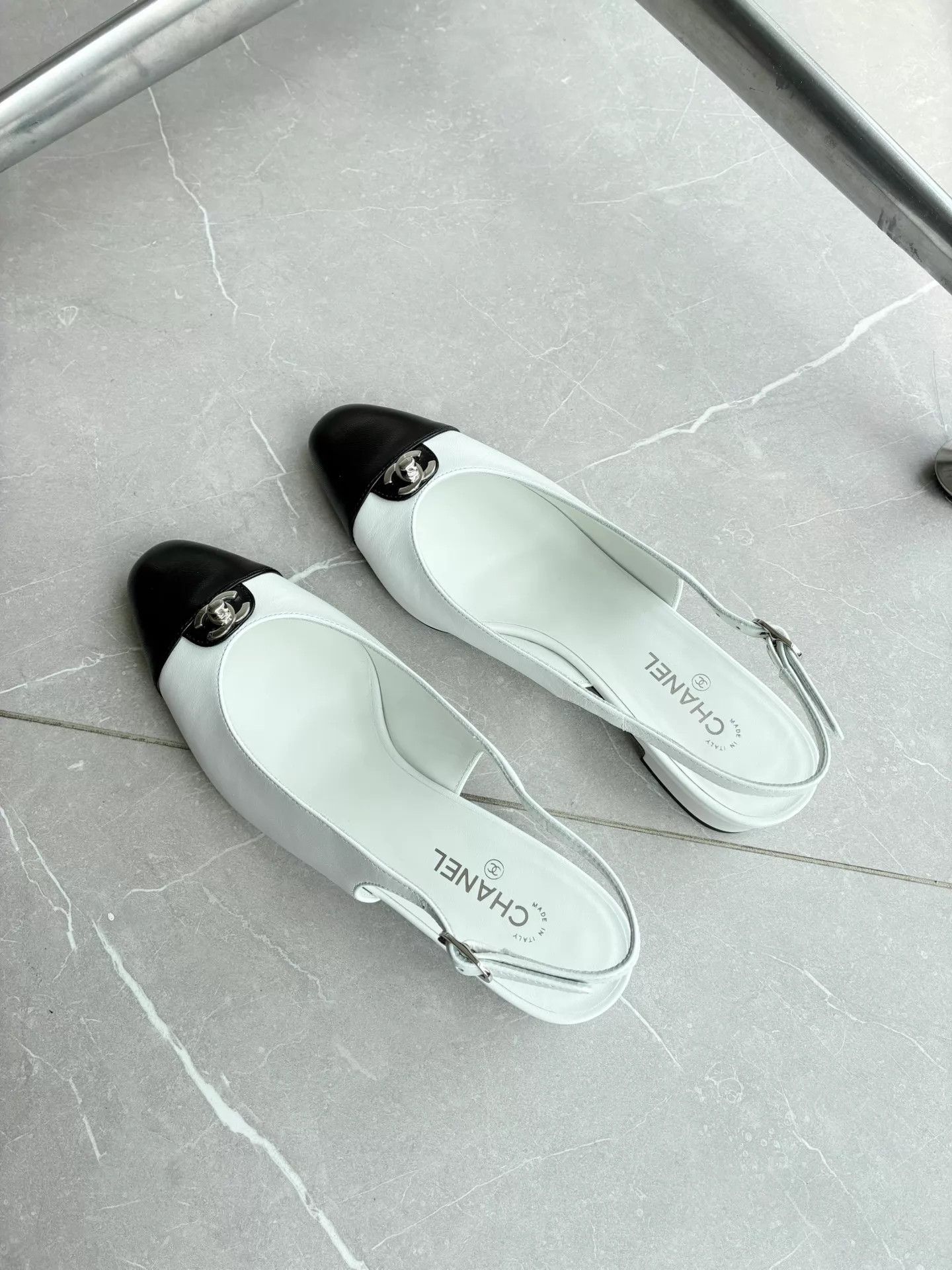 Chanel Chanel 25S Black White Colorblock Mary Jane Sandal 36.5 Size US 6 / IT 36 - 2 Thumbnail