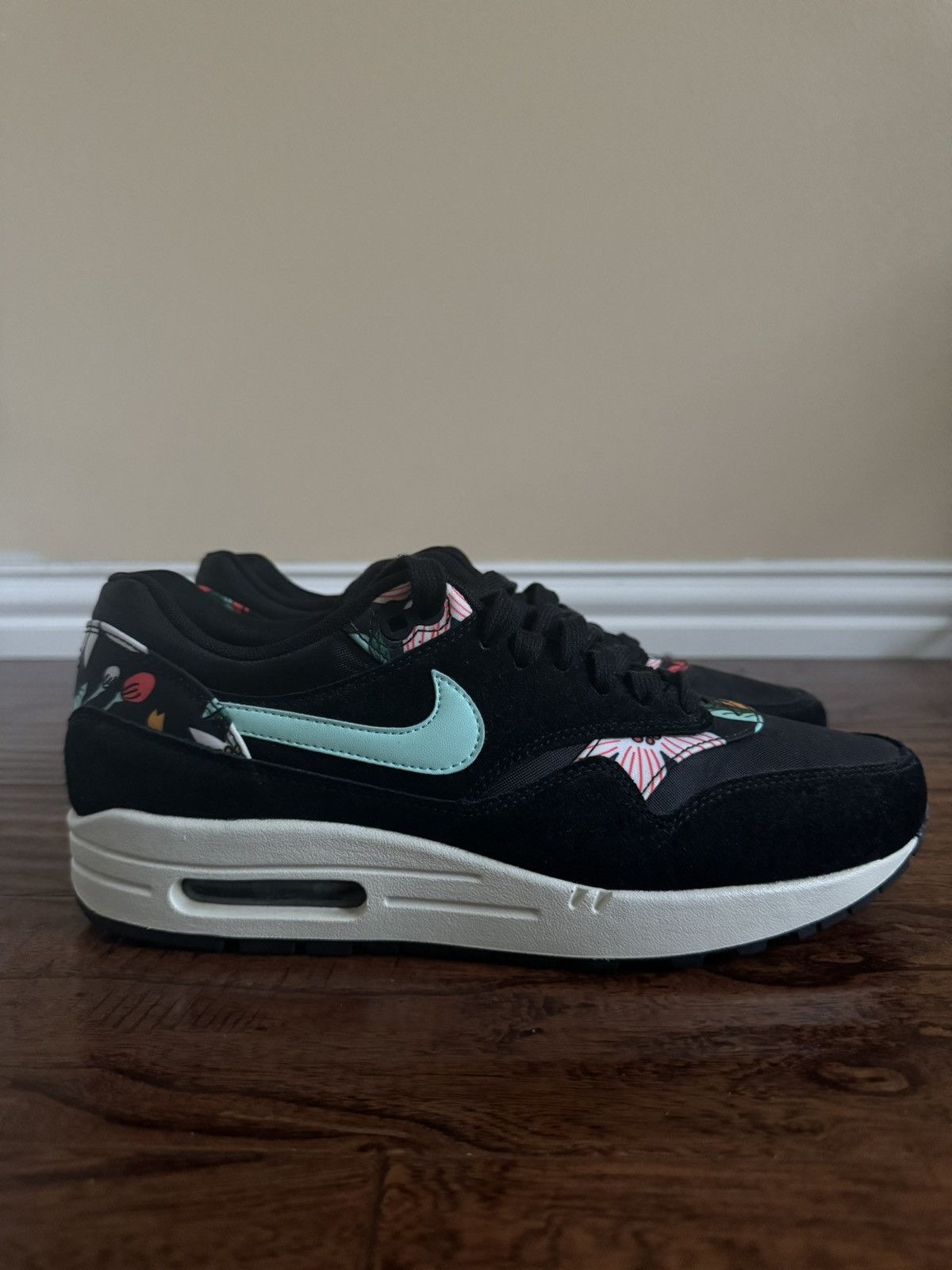 Nike Nike Air Max 1 Aloha Black 2014 Size US 9.5 / EU 42-43 - 2 Thumbnail